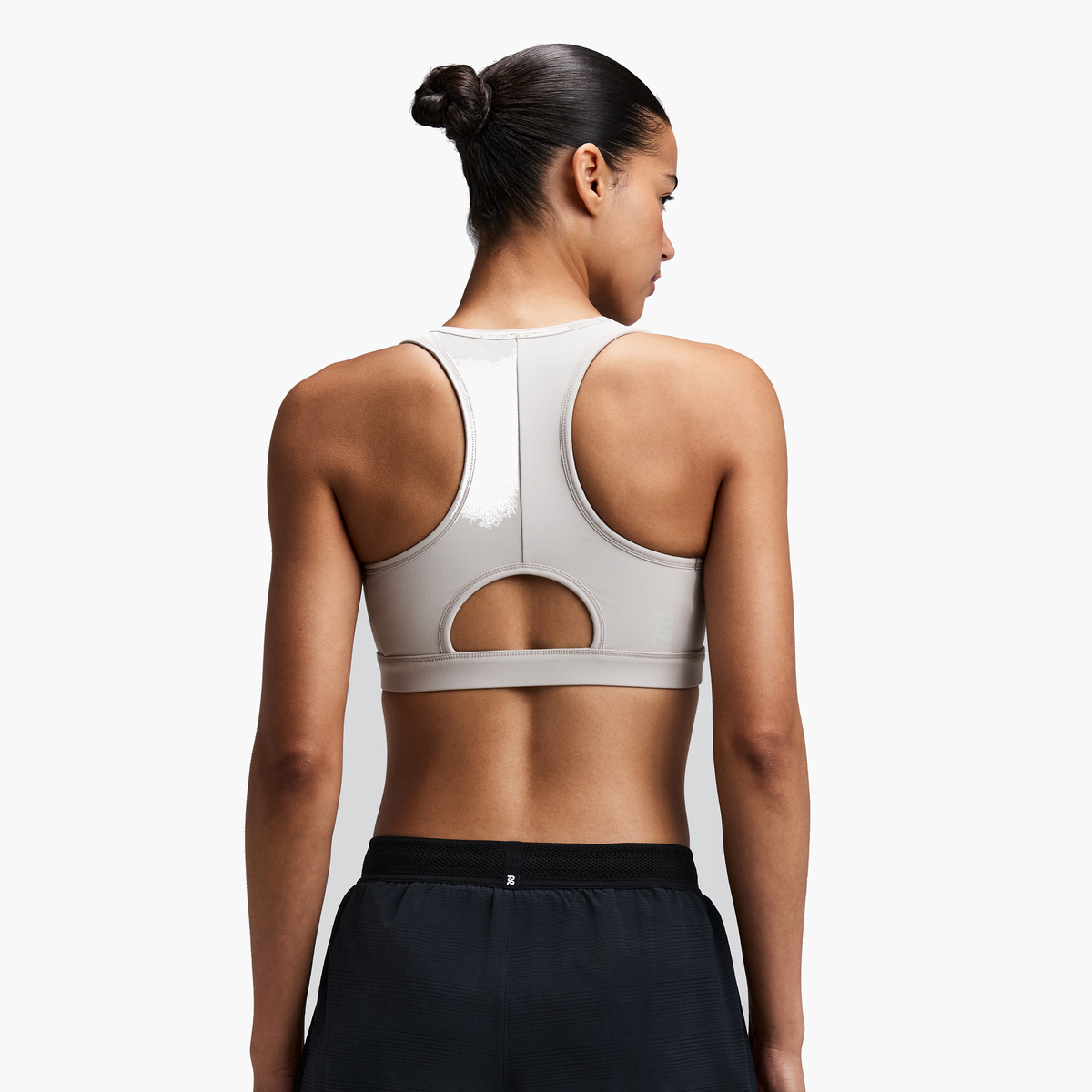Women's Vanisher Reverso Scoop Neck Run Bra — Black / Plaster — image 4