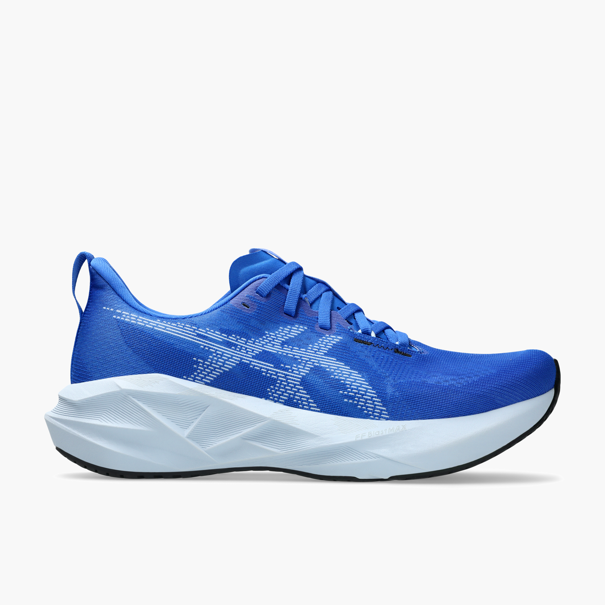 Lateral angle shot of Men's Novablast 5 in Illusion Blue / Light Blue