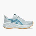 Lateral angle shot of Men's Novablast 5 in Arctic Blue / Aegean Blue