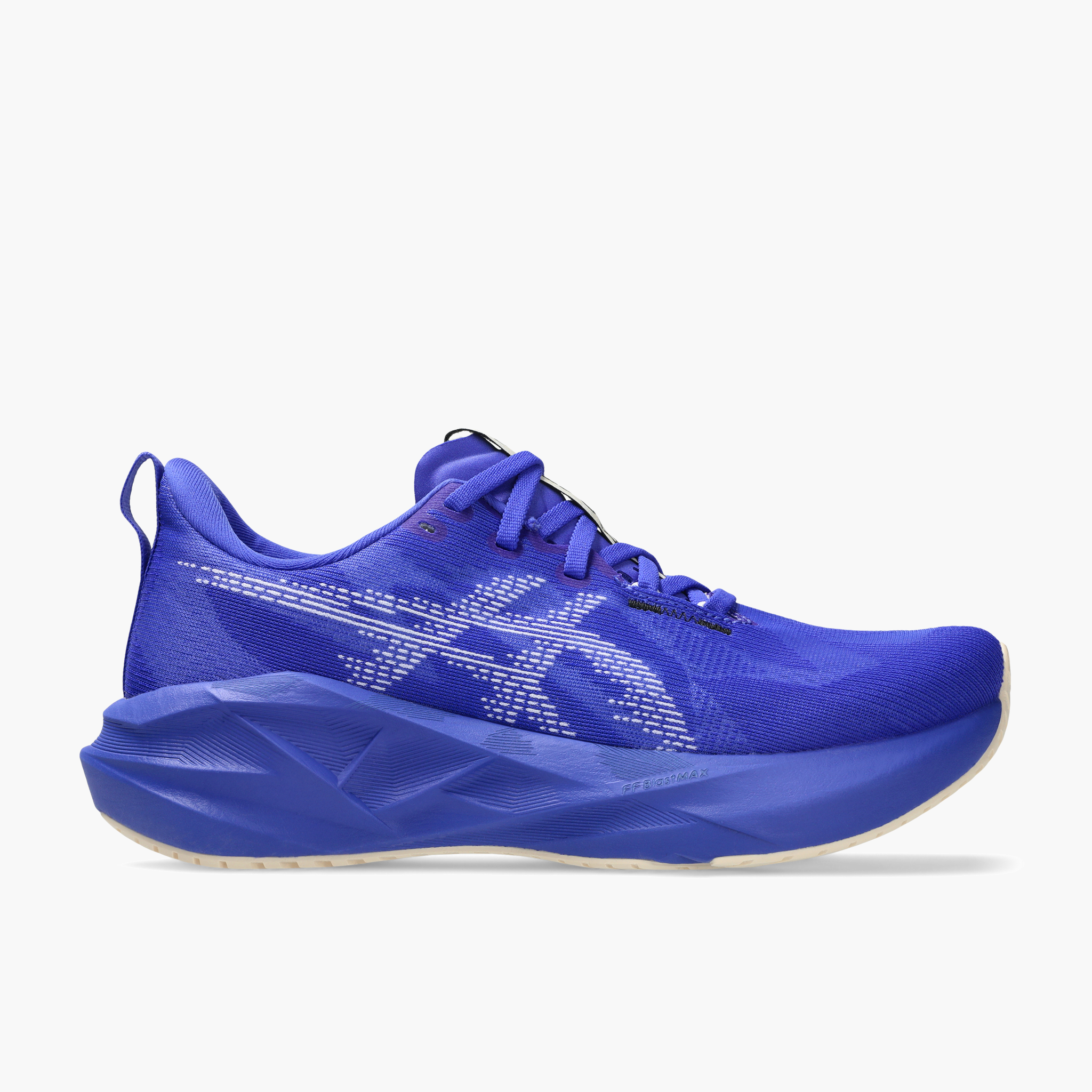 Lateral angle shot of Women's Novablast 5 in Cobalt Burst / White