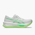 Lateral angle shot of Women's Sonicblast in White / Vital Green