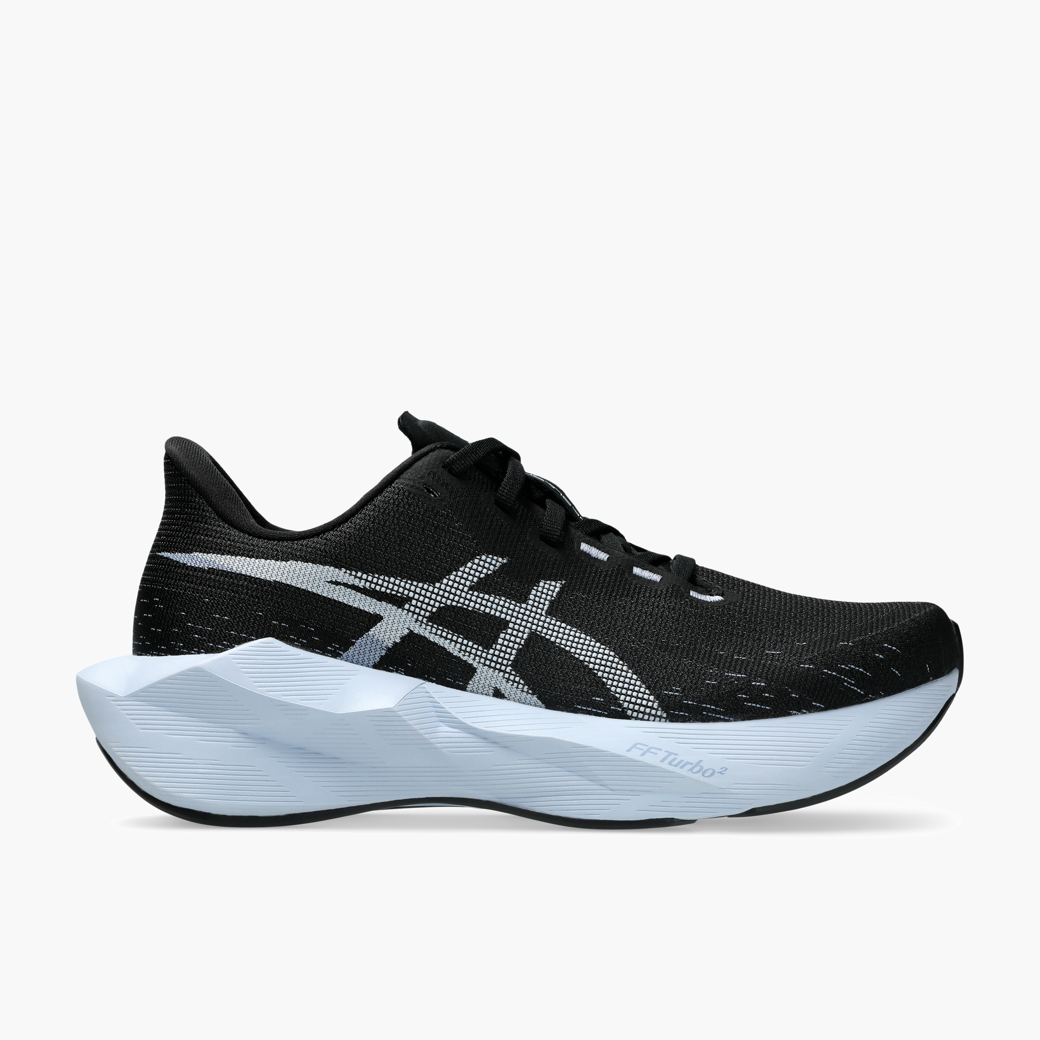 Lateral angle shot of Women's Novablast 6 in Black / Solid Air