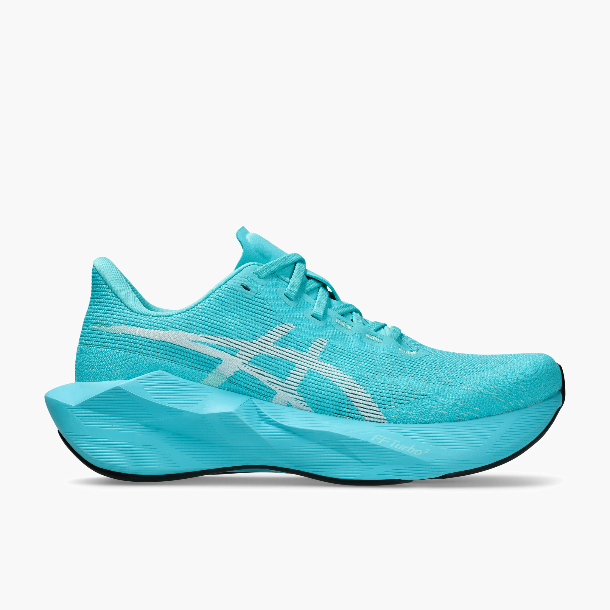 Lateral angle shot of Women's Novablast 6 in Energy Aqua / White