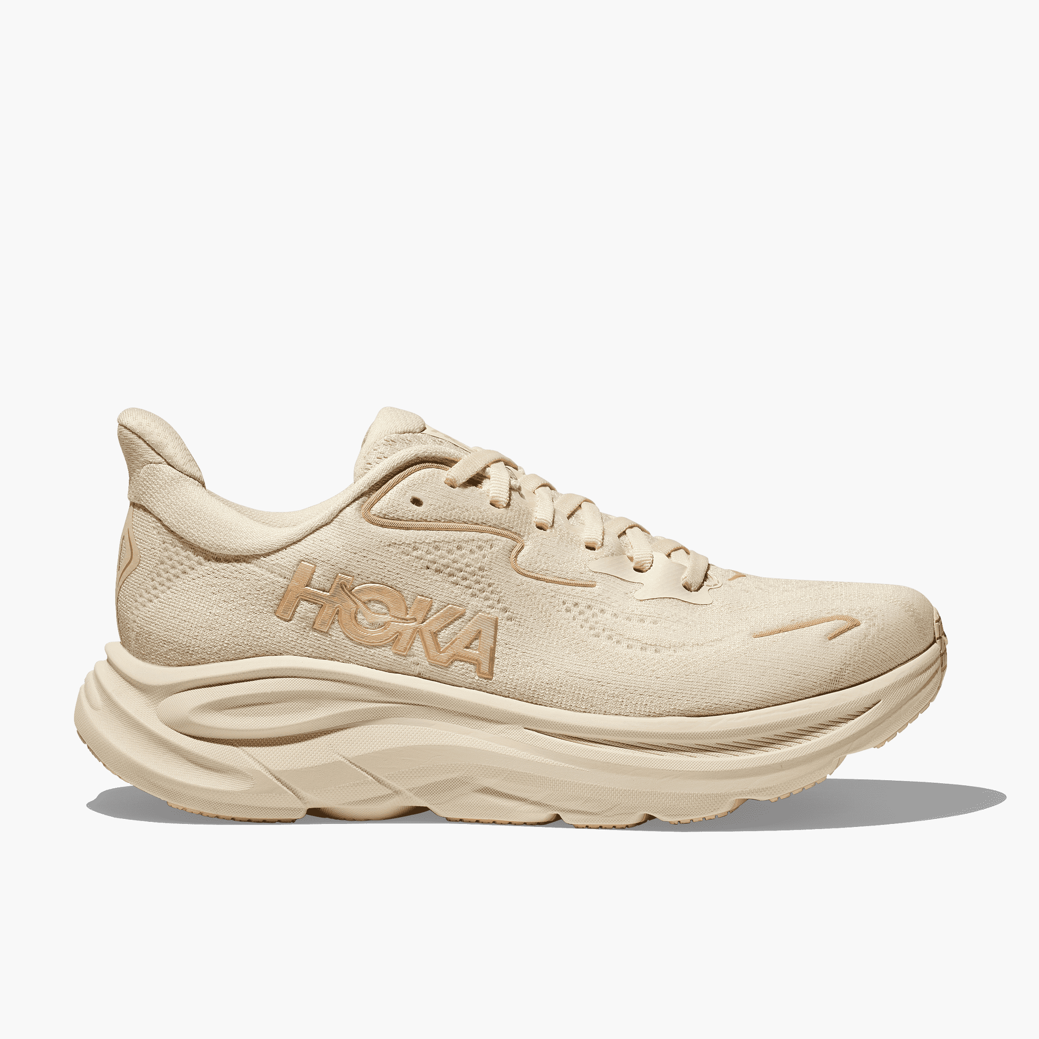 Lateral angle shot of Women's Clifton 10 in Vanilla / Birch