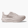 Lateral angle shot of Men's Arahi 8 in Grout  /  Putty