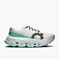 Lateral angle shot of Women's Cloudmonster 3 Hyper in Ivory | Flurry