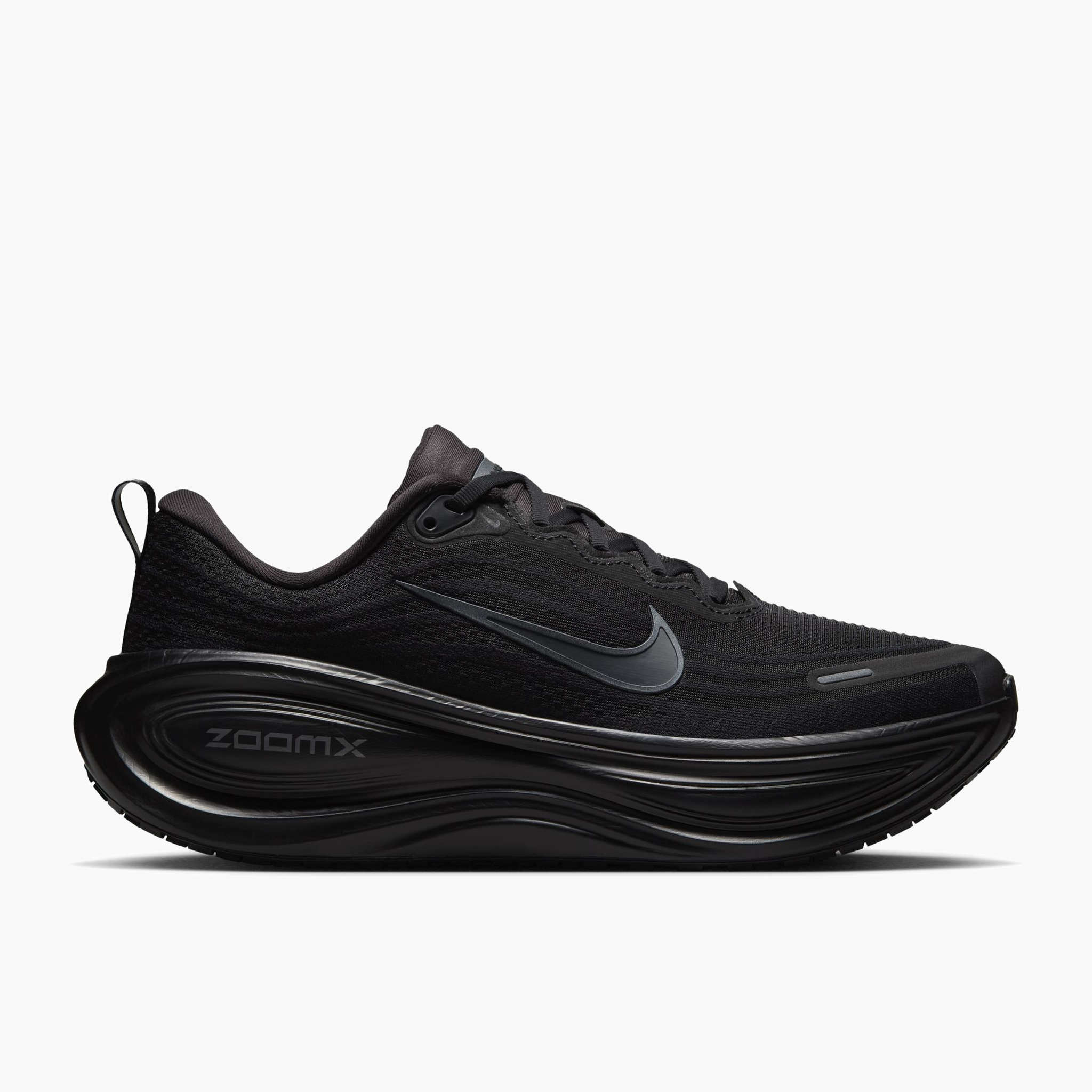Lateral angle shot of Men's Vomero Plus in Black / Dk Smoke Grey-Mtlc Dark Grey