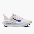 Lateral angle shot of Women's Vomero Plus in Pearl Pink / Midnight Navy-White
