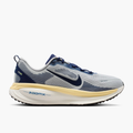 Lateral angle shot of Men's Vomero 18 in Wolf Grey / Midnight Navy-Pewter-Sail