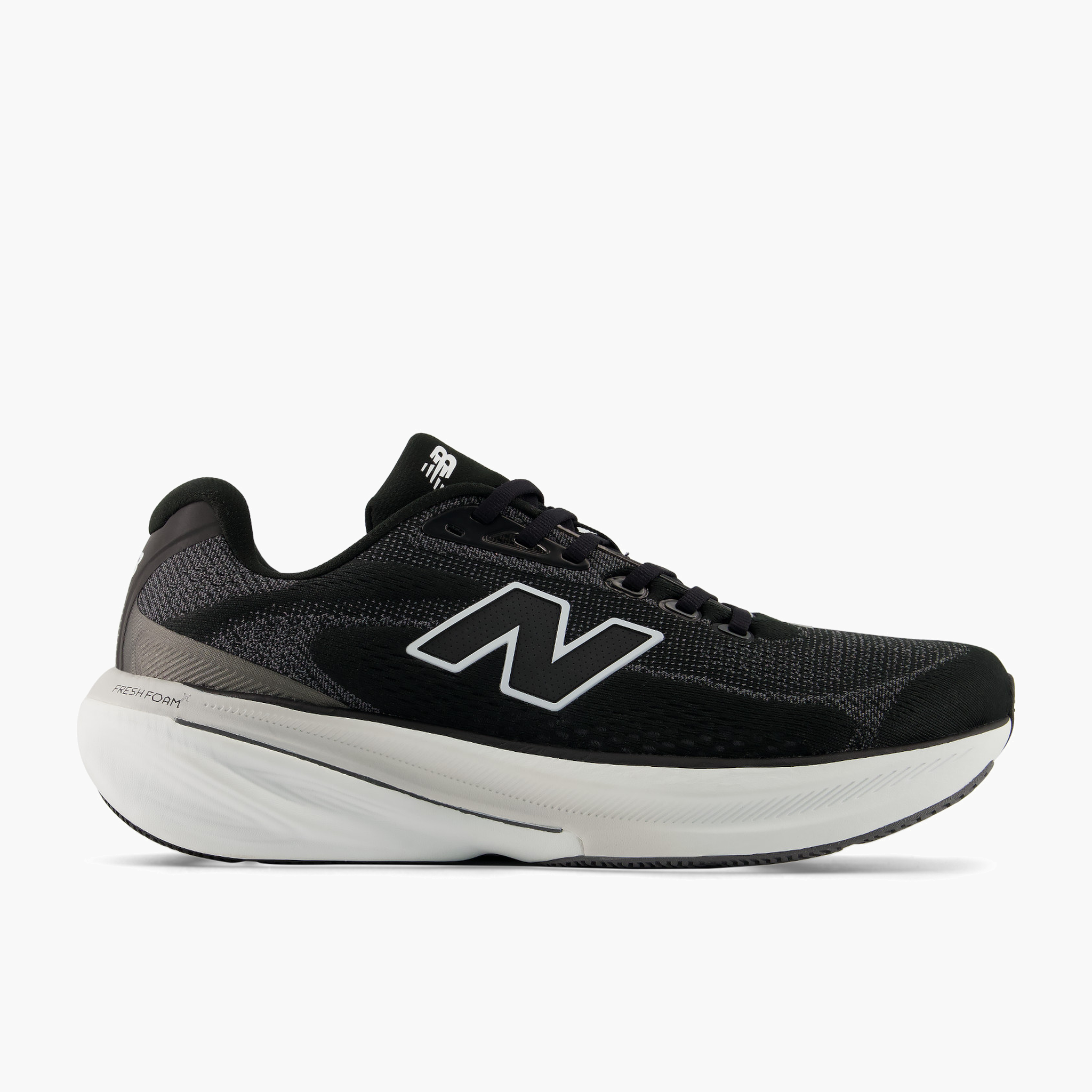 Lateral angle shot of Men's 860 v15 in Black / White
