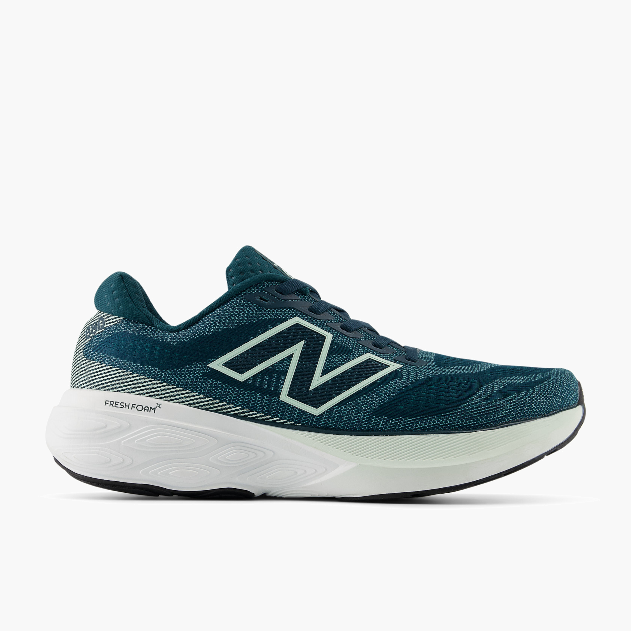 Lateral angle shot of Men's 880 v15 in Medusagreen / Cosmicjade