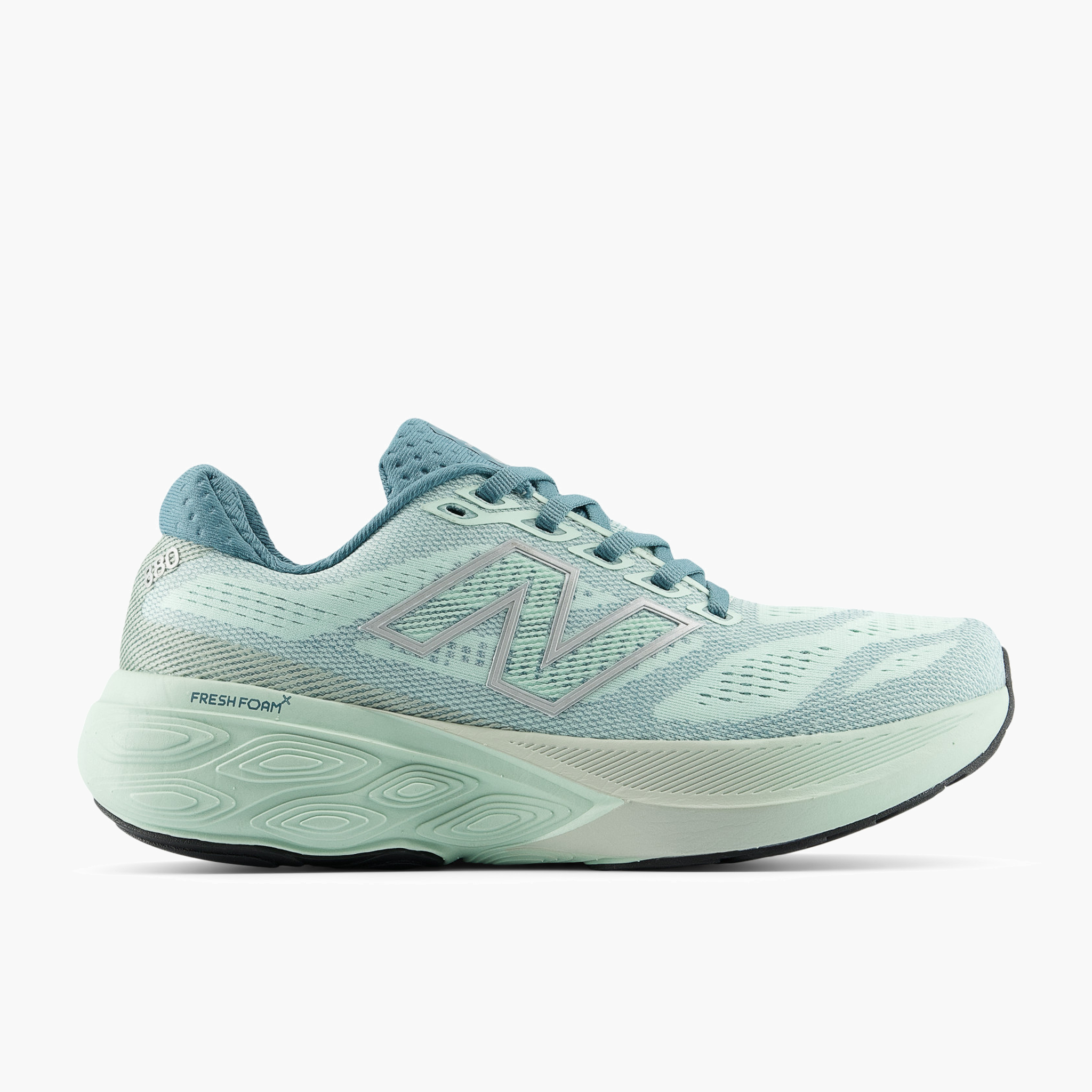 Lateral angle shot of Women's 880 v15 in Cosmicjade / Silvermetallic