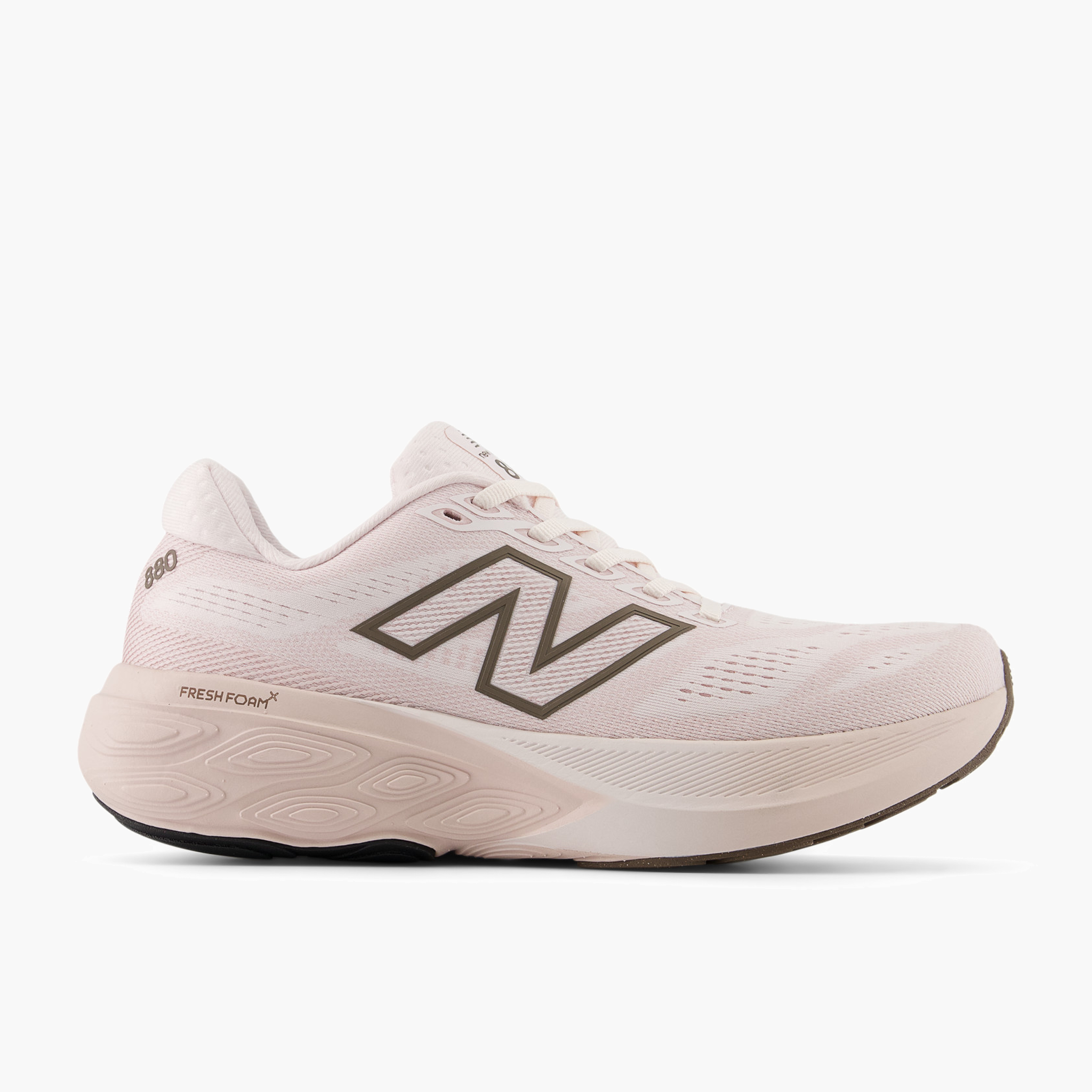 Lateral angle shot of Women's 880 v15 in Pinksalt / Cortado