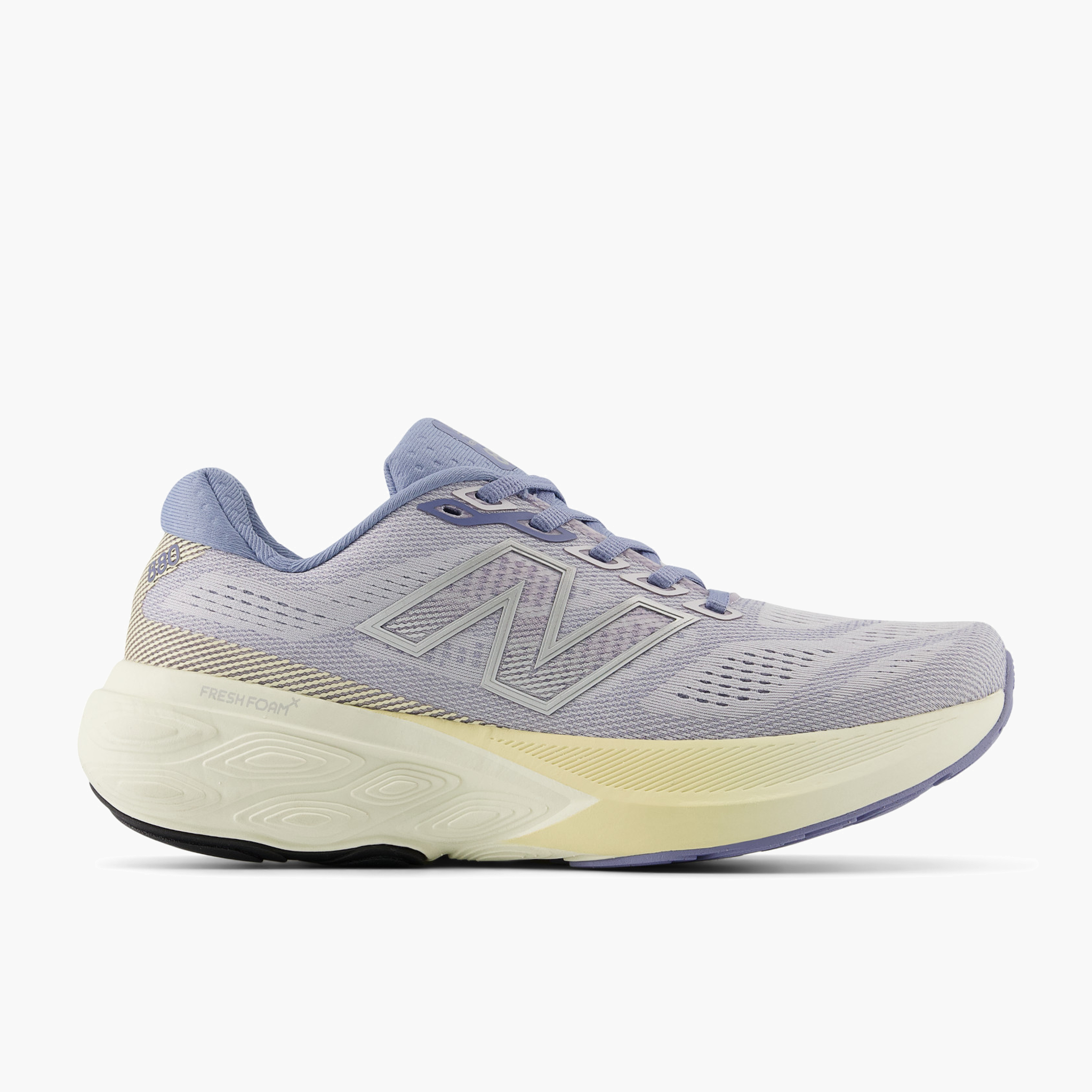 Lateral angle shot of Women's 880 v15 in Pearl Grey