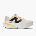 Lateral angle shot of Women's Supercomp Trainer v3 in Angora