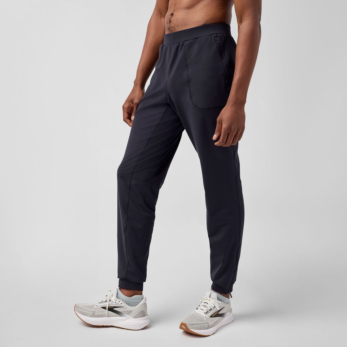 Men's Momentum Thermal Pant — on-body source 2 [211567-057]