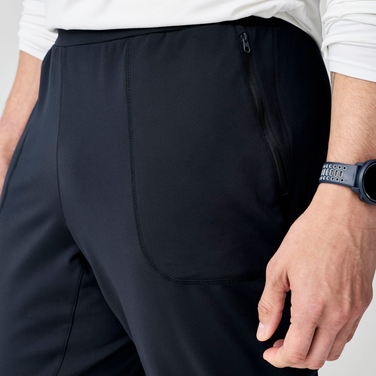 Men's Momentum Thermal Pant — on-body source 5 [211567-057]
