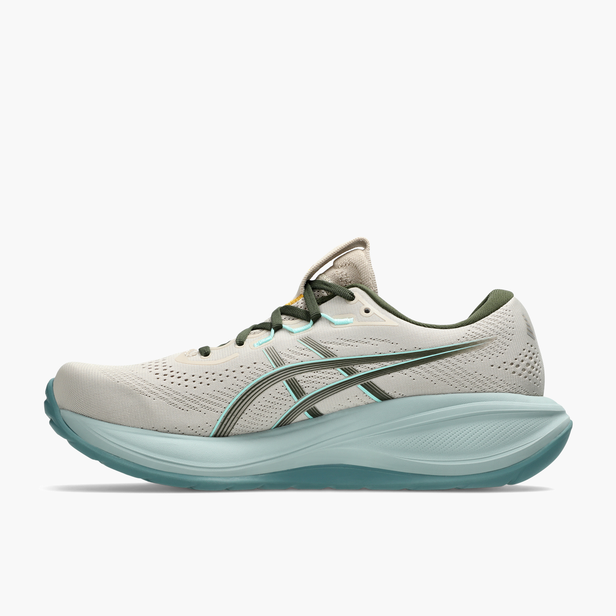 Medial angle shot of Men's Gel-Cumulus 28 in Simply Taupe / Vintage Khaki