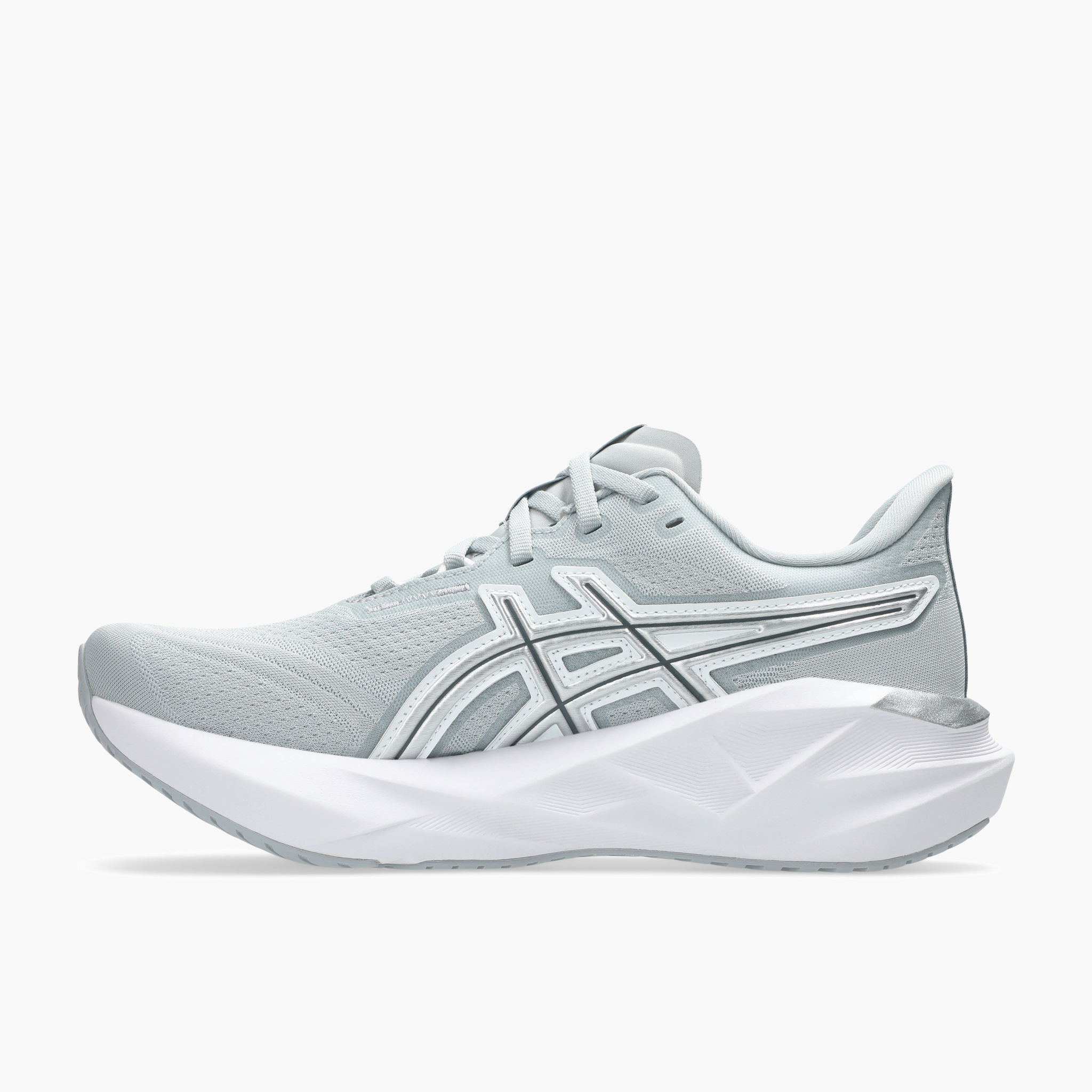 Medial angle shot of Women's Novablast 5 in Piedmont Grey / Pure Silver