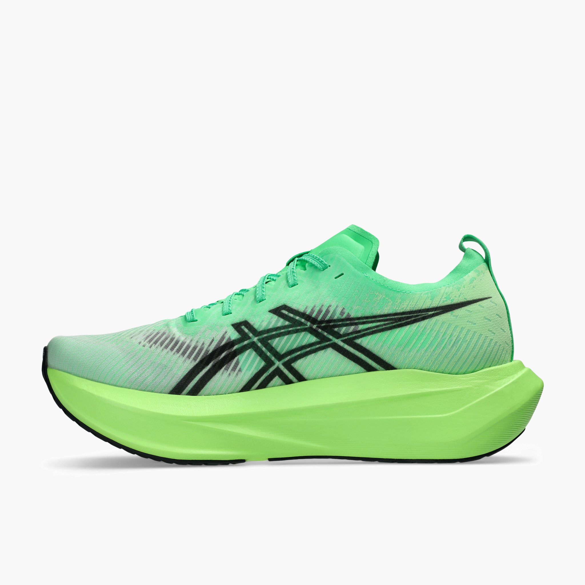 Medial angle shot of All Gender Megablast in Vital Green / Black