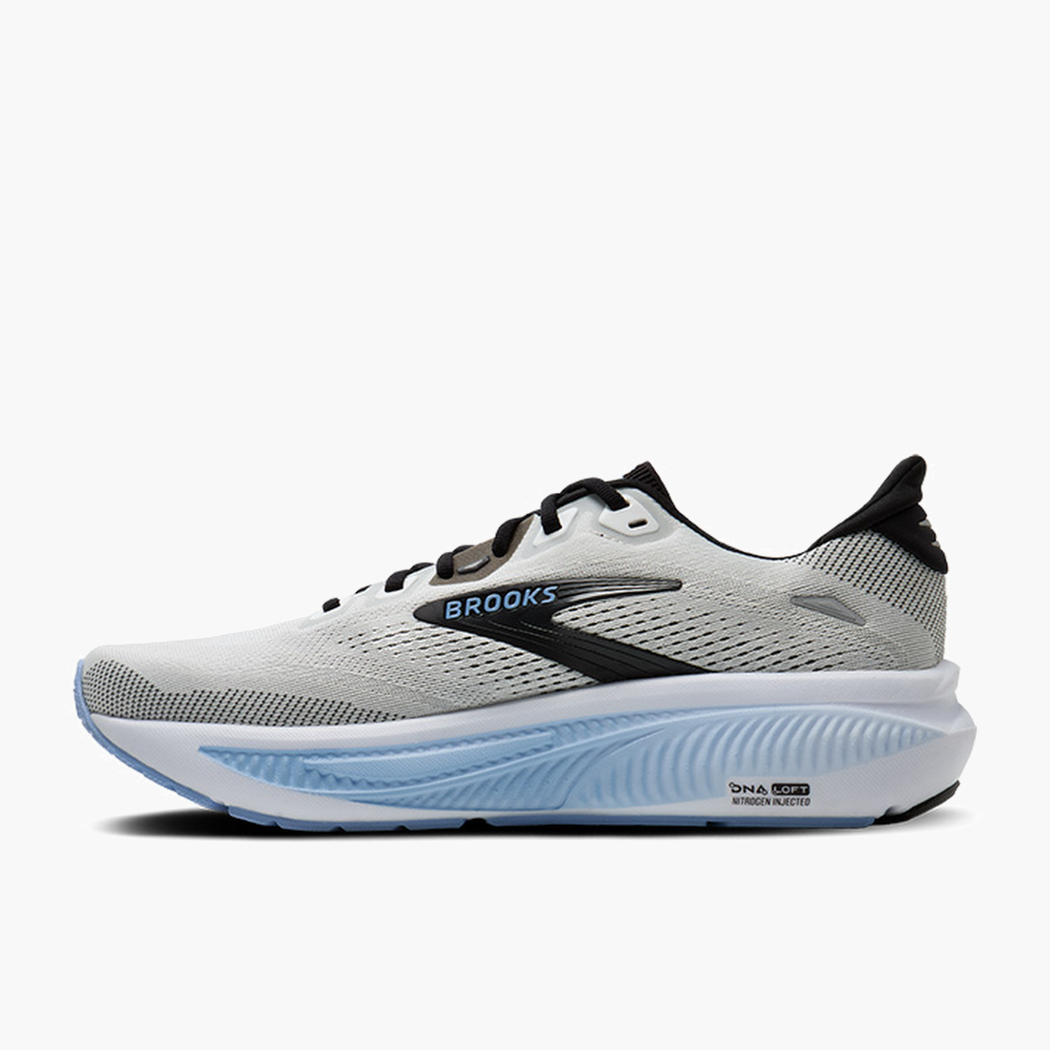 Medial angle shot of Men's Ghost 18 in White / Black / Open Air