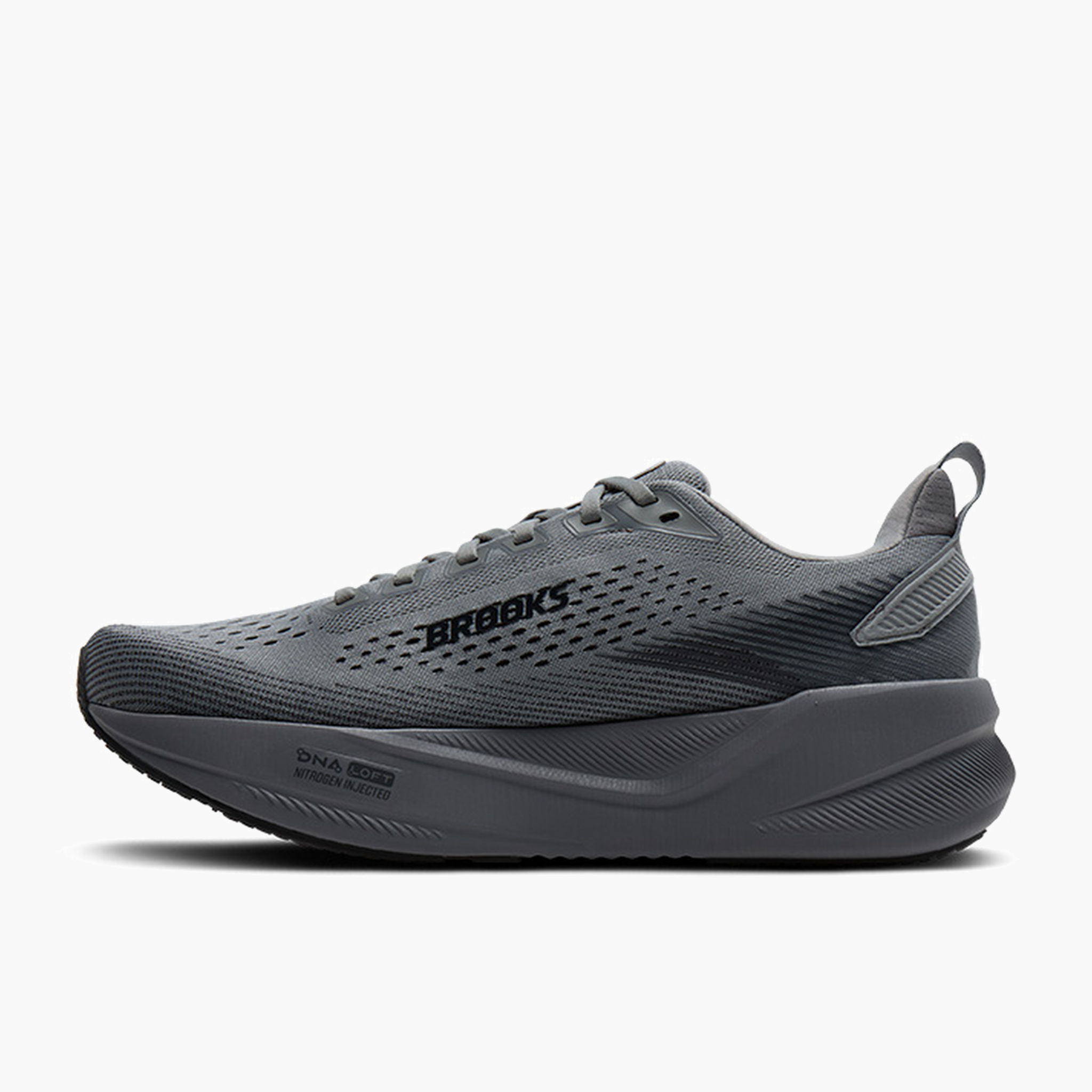 Medial angle shot of Men's Ghost Max 4 in Grey / Grey / Ebony
