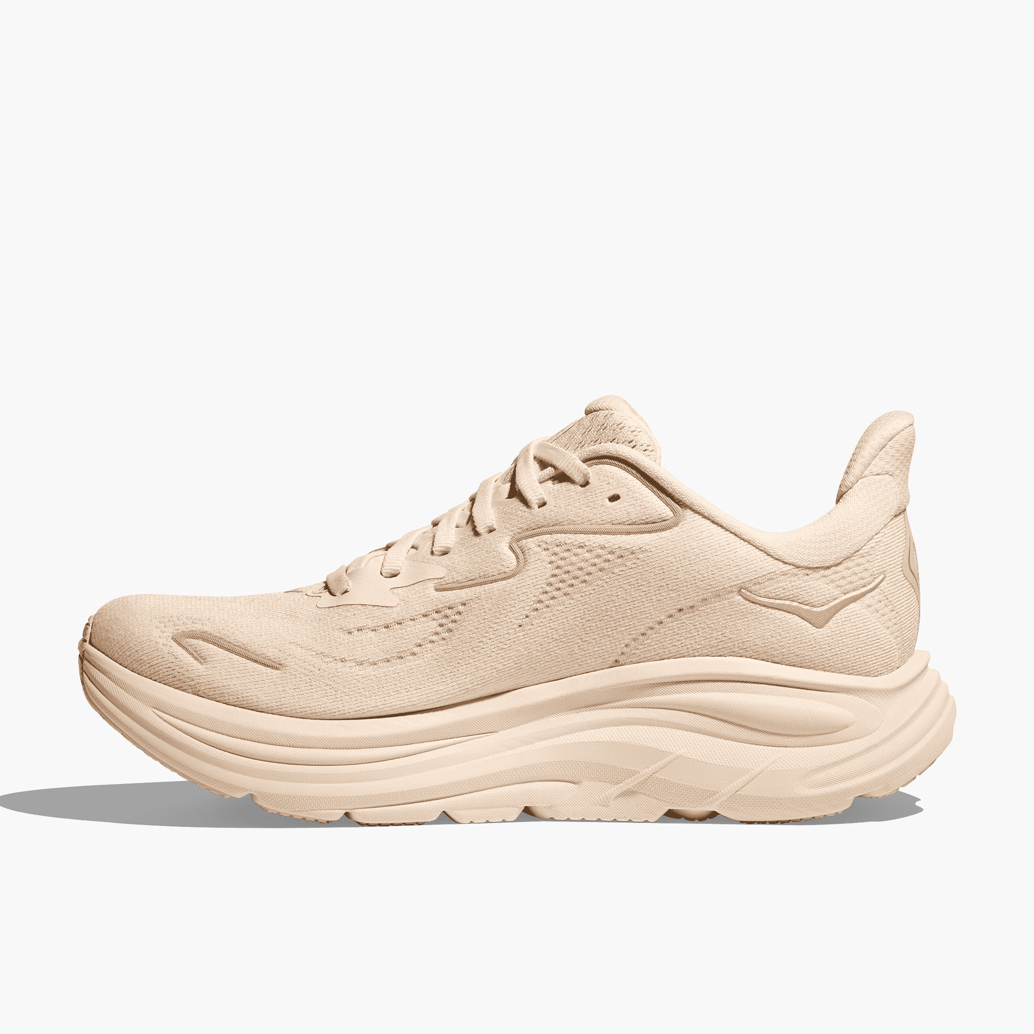 Medial angle shot of Women's Clifton 10 in Vanilla / Birch