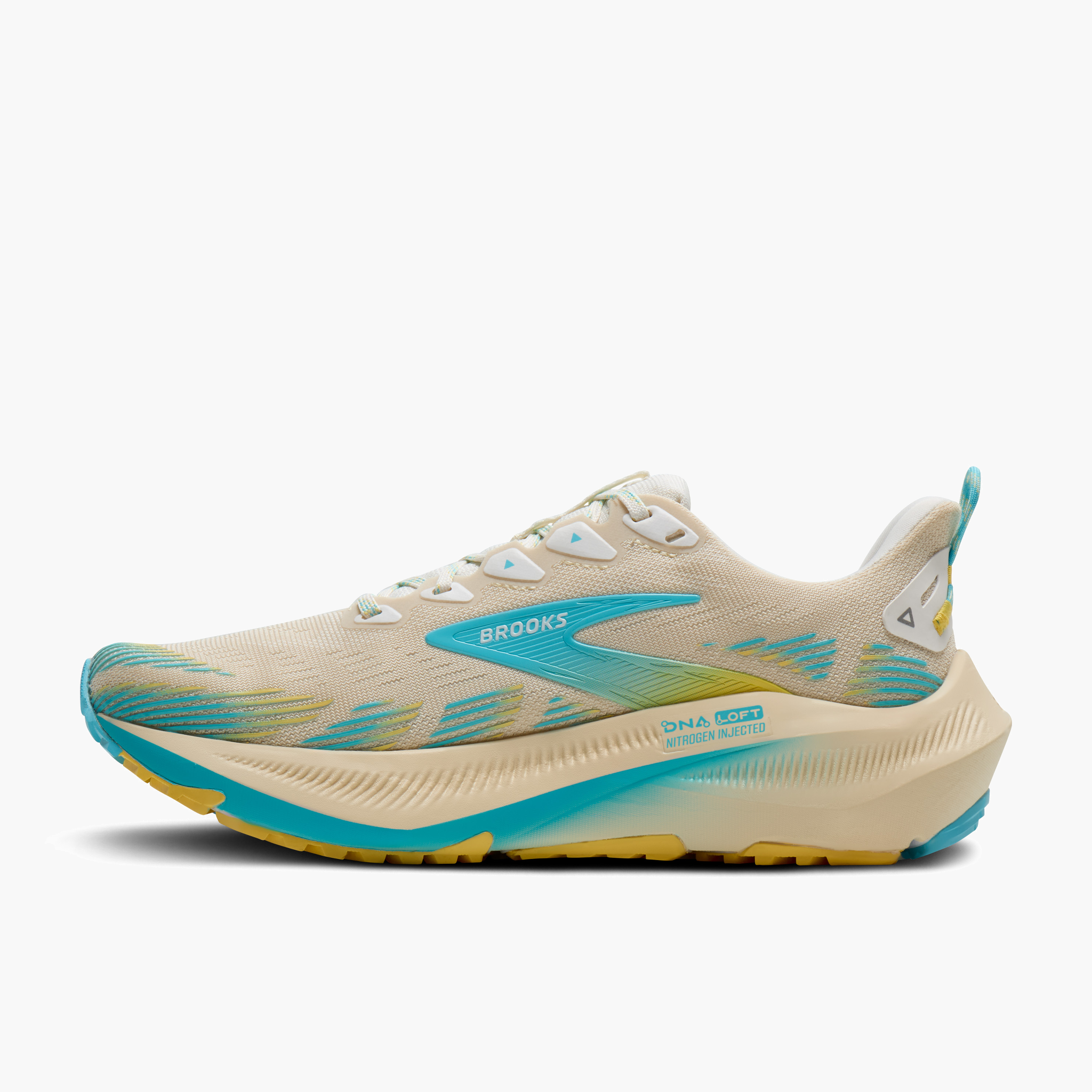 Medial angle shot of Women's Ghost Trail in Sand / Star White / Golden Hour
