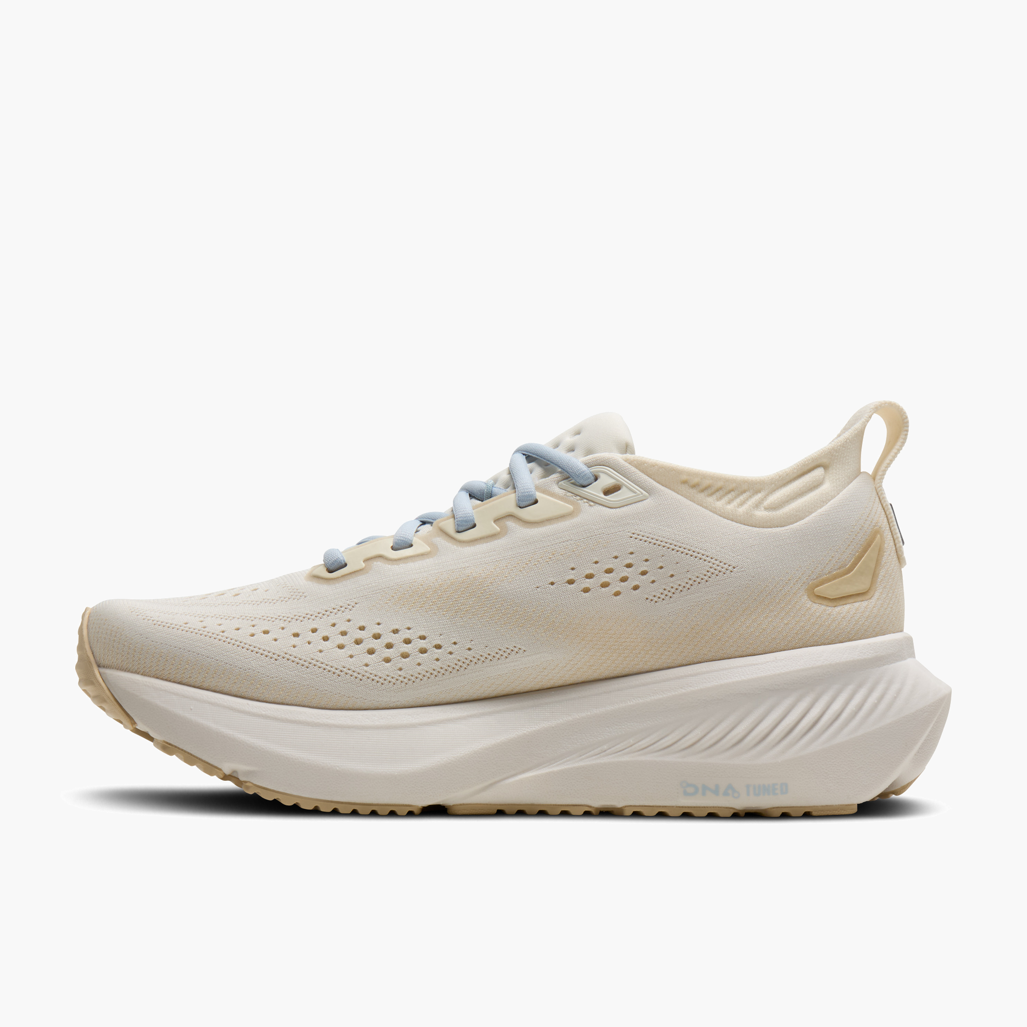 Medial angle shot of Women's Glycerin 23 in Coconut / Sand / Skyway