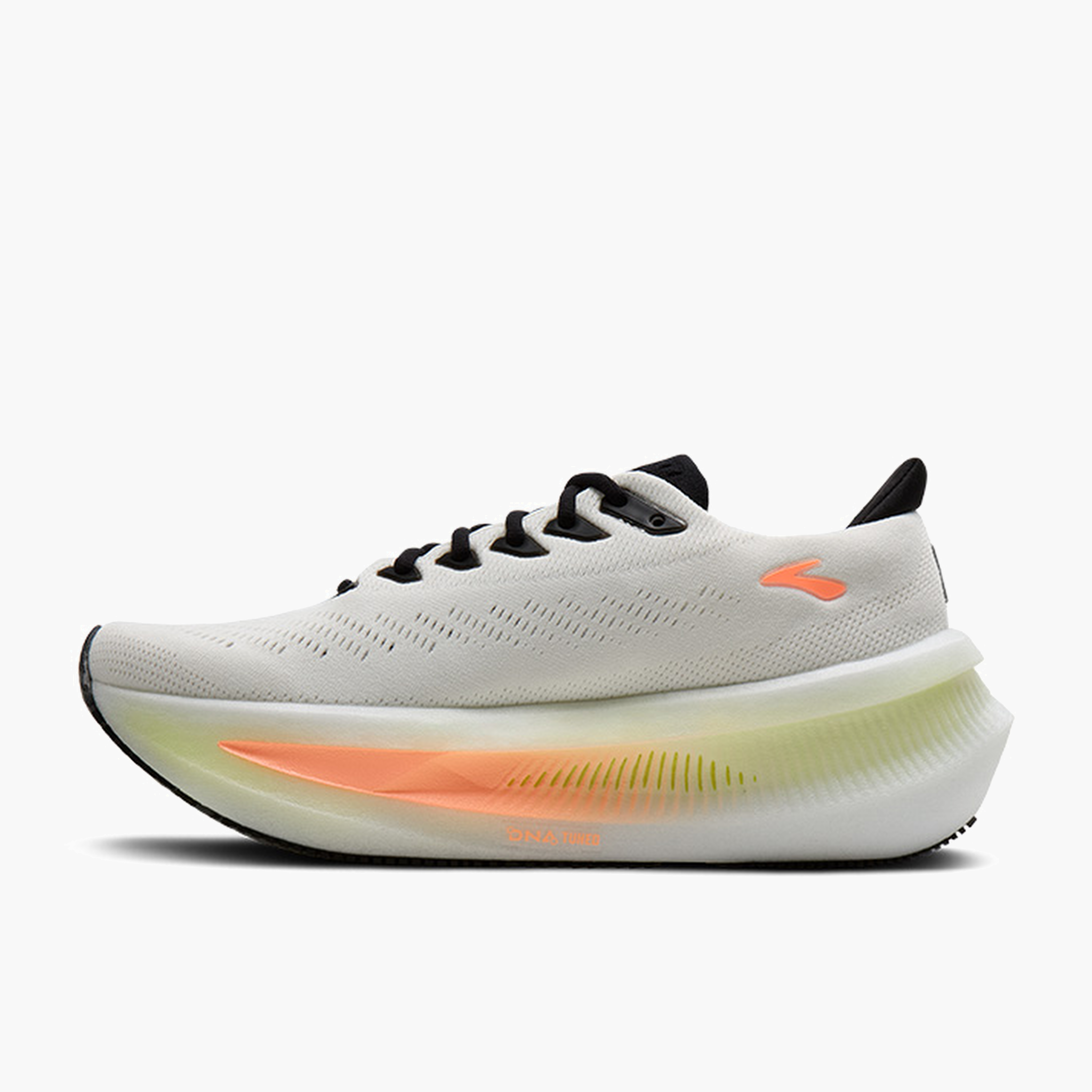 Medial angle shot of Women's Glycerin Max 2 in White / Cyber Yellow / Nightlife