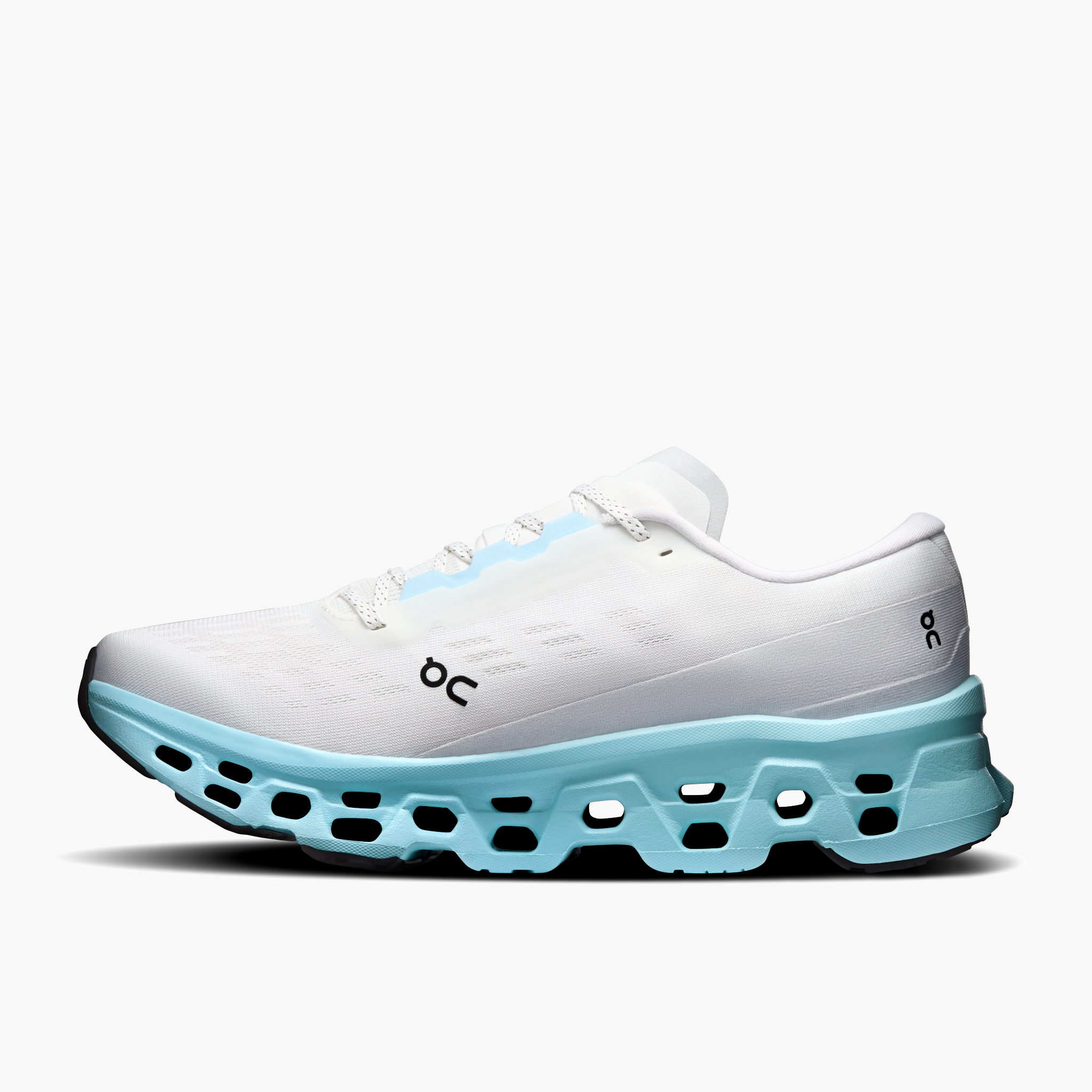 Medial angle shot of Men's Cloudmonster 3 in Ivory | Topaz