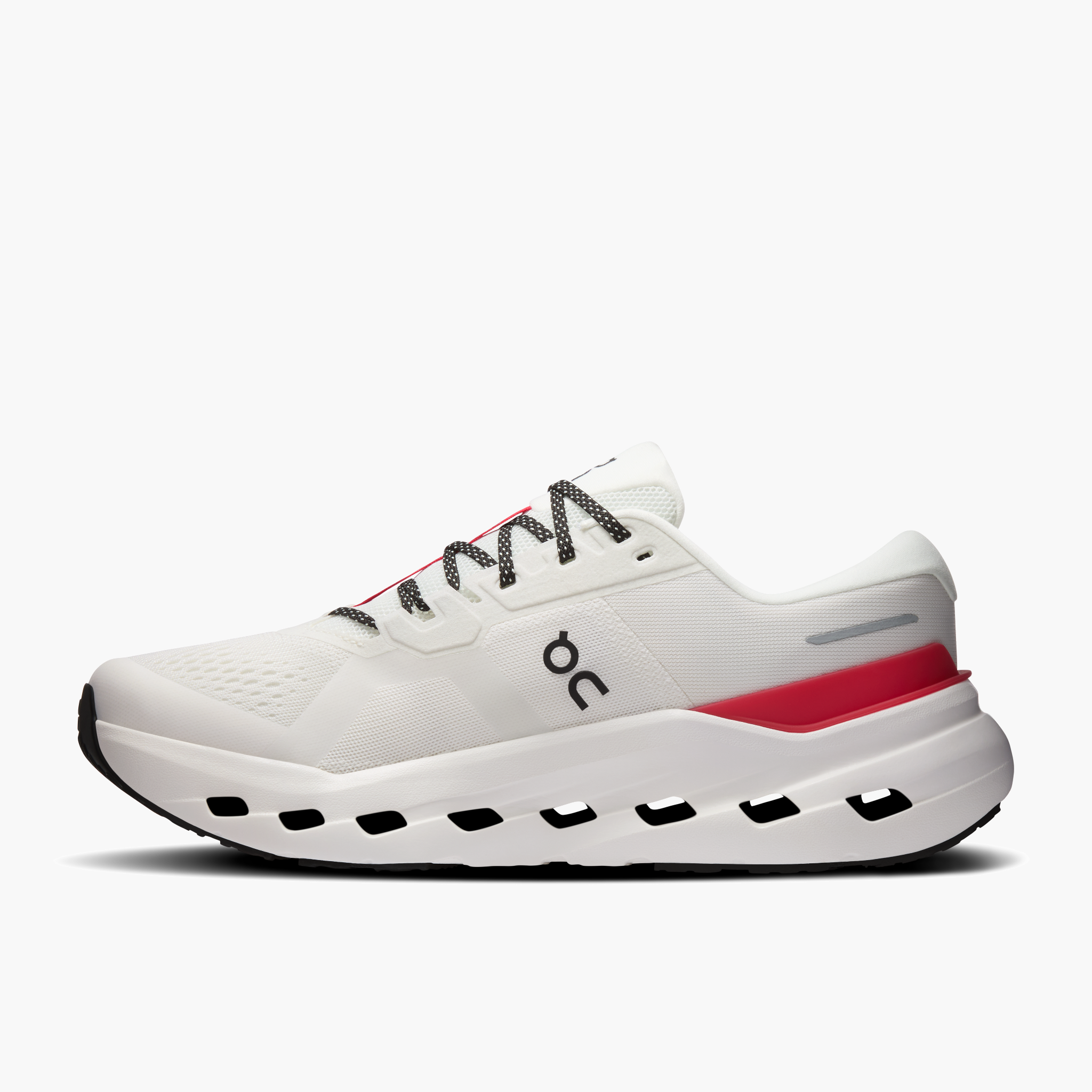 Medial angle shot of Men's Cloudrunner 3 in Ivory | Robin