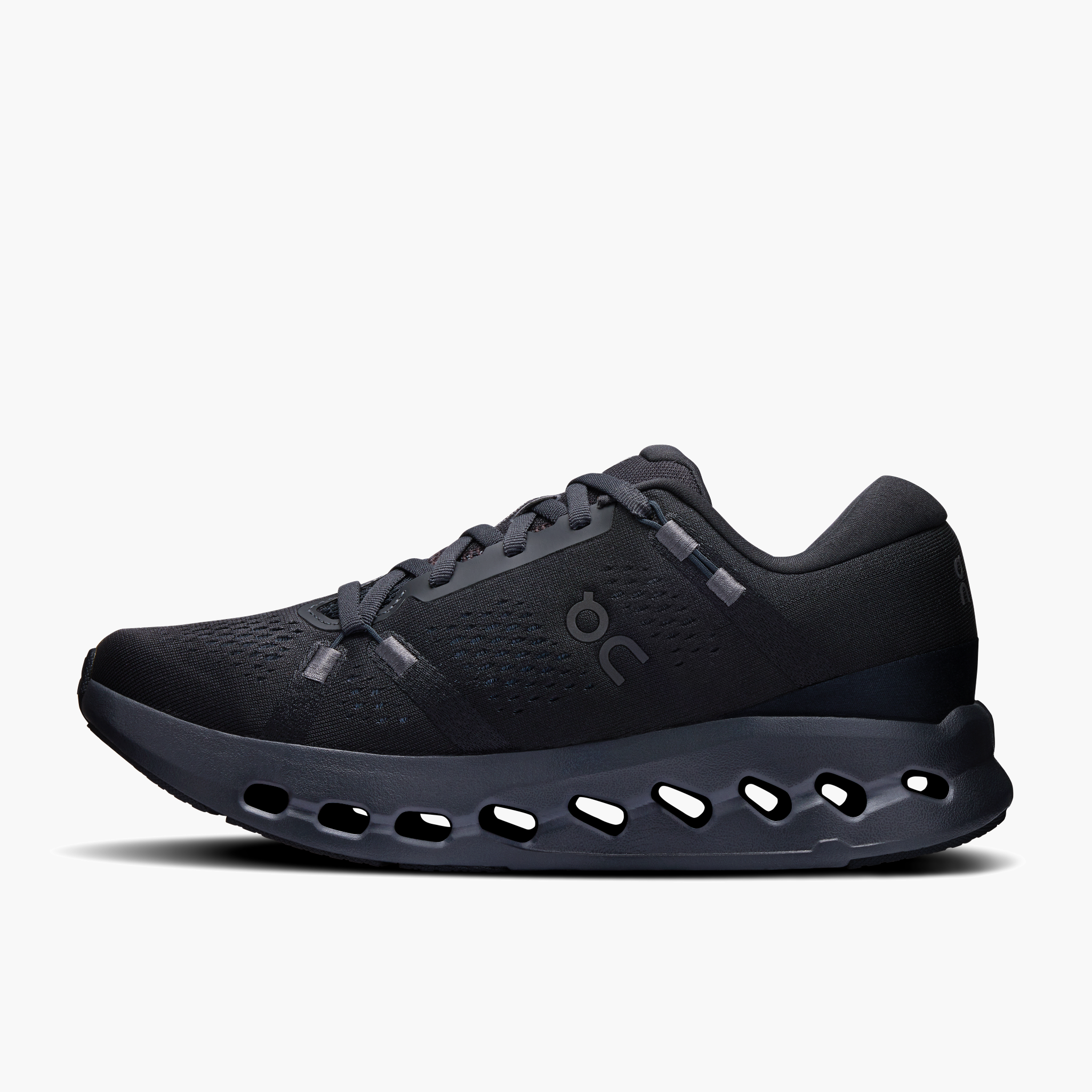 Medial angle shot of Women's Cloudsurfer 2 in Black | Black