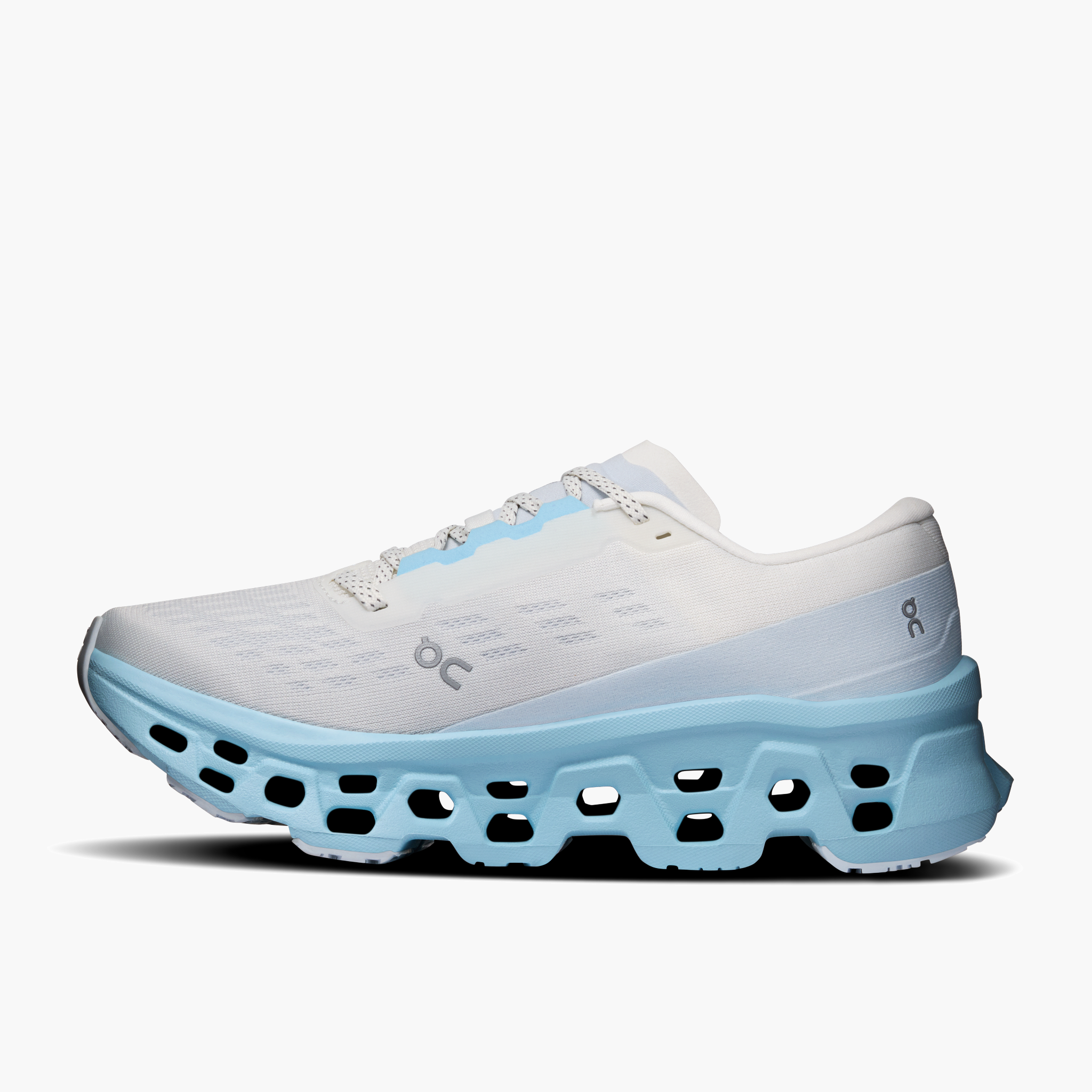Medial angle shot of Women's Cloudmonster 3 in Ivory | Topaz