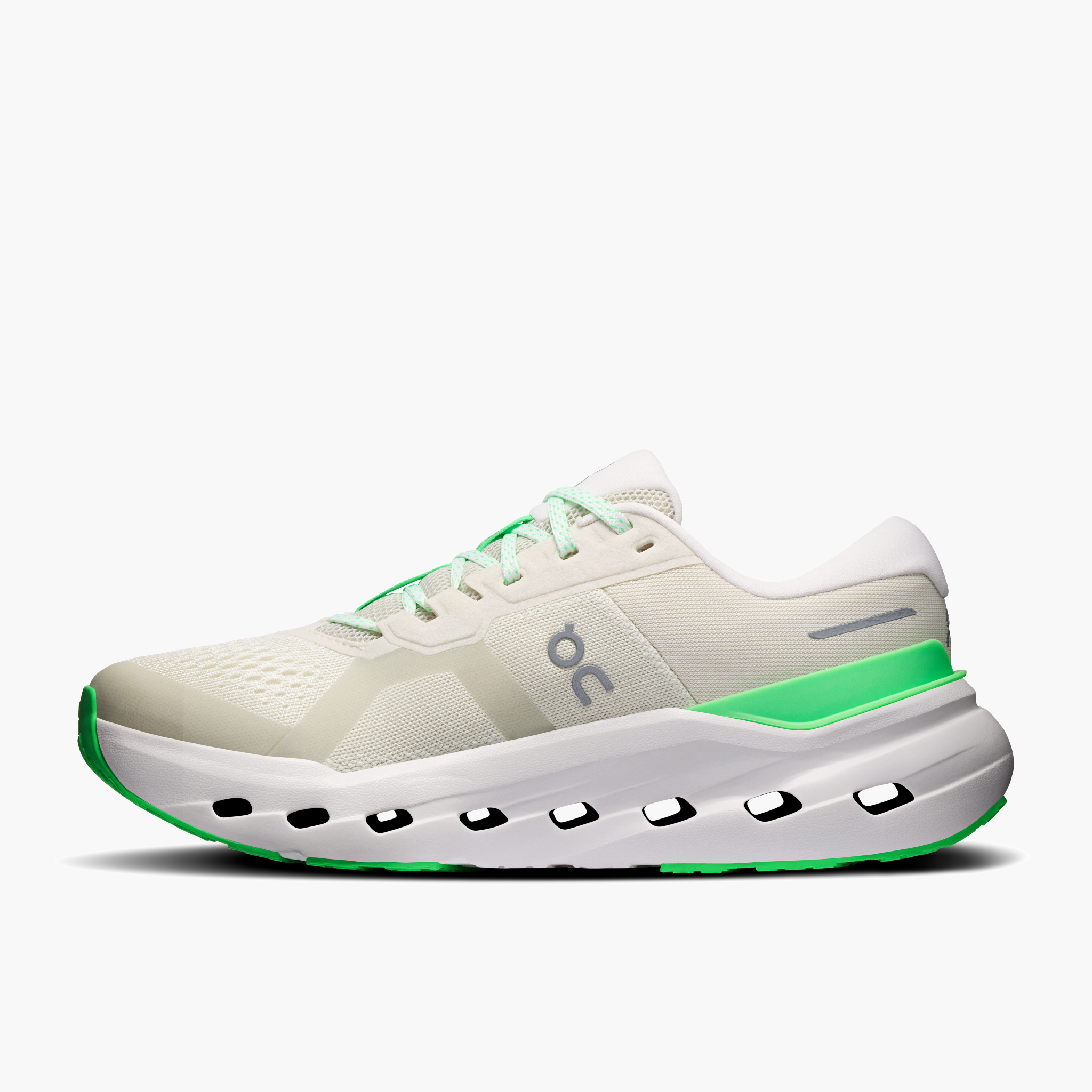 Medial angle shot of Women's Cloudrunner 3 in Ghost | Verdite