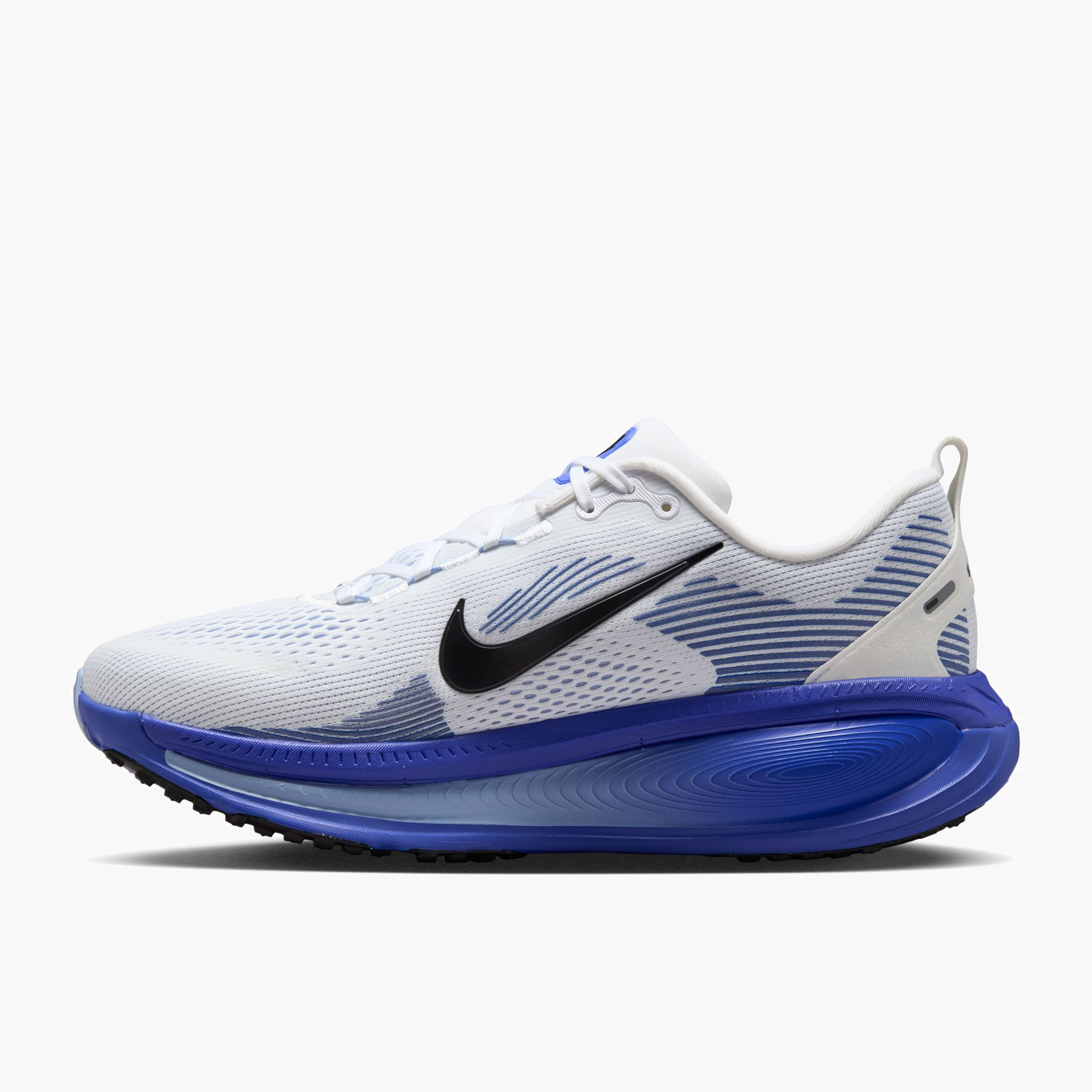 Medial angle shot of Men's Vomero 18 in White / Black-Blue Tint-Light Marine