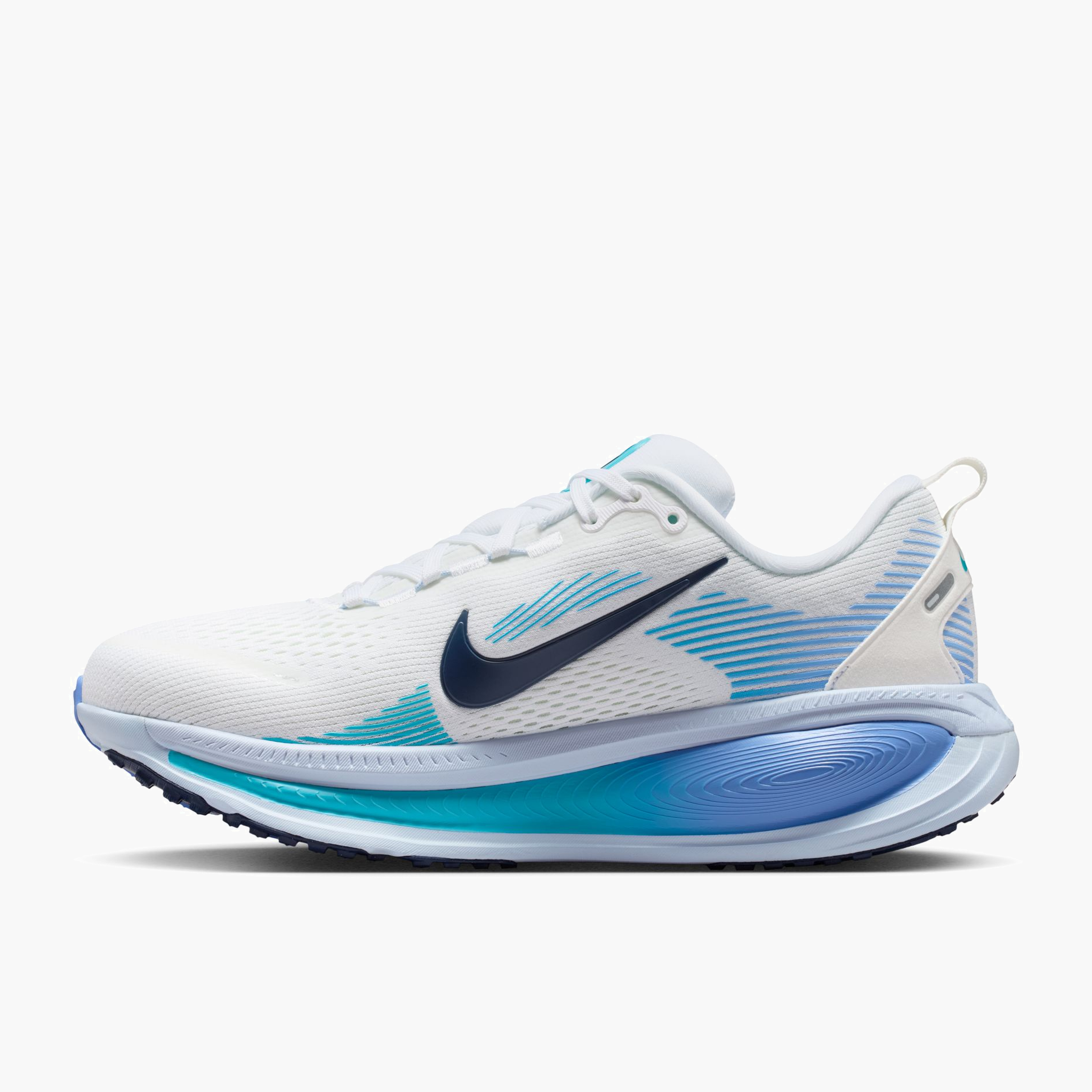 Medial angle shot of Women's Vomero 18 in White / Midnight Navy-Blue Fury