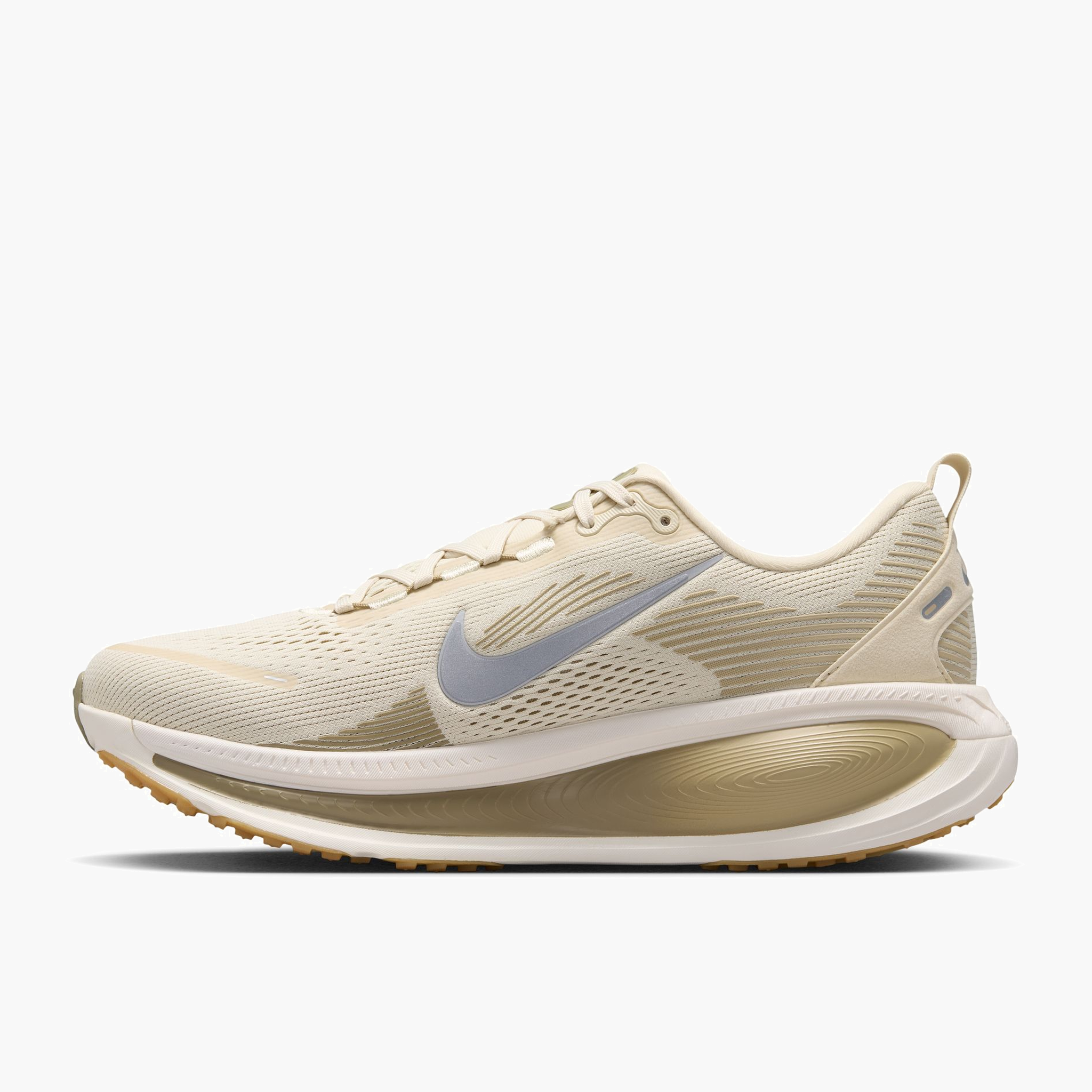 Medial angle shot of Men's Vomero 18 in Lt Khaki / Metallic Silver-Desert Khaki