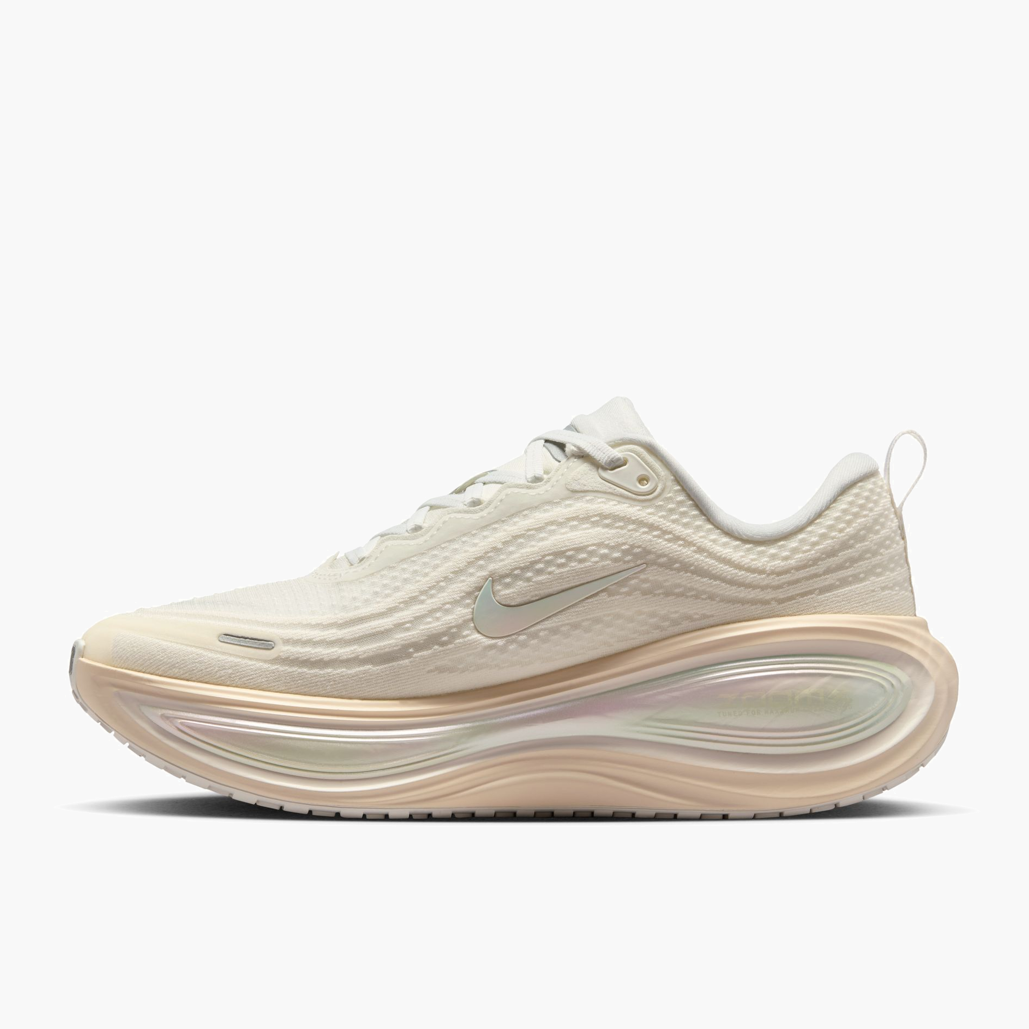 Medial angle shot of Women's Vomero Plus in Summit White / Chalk-Phantom-Pure Platinum
