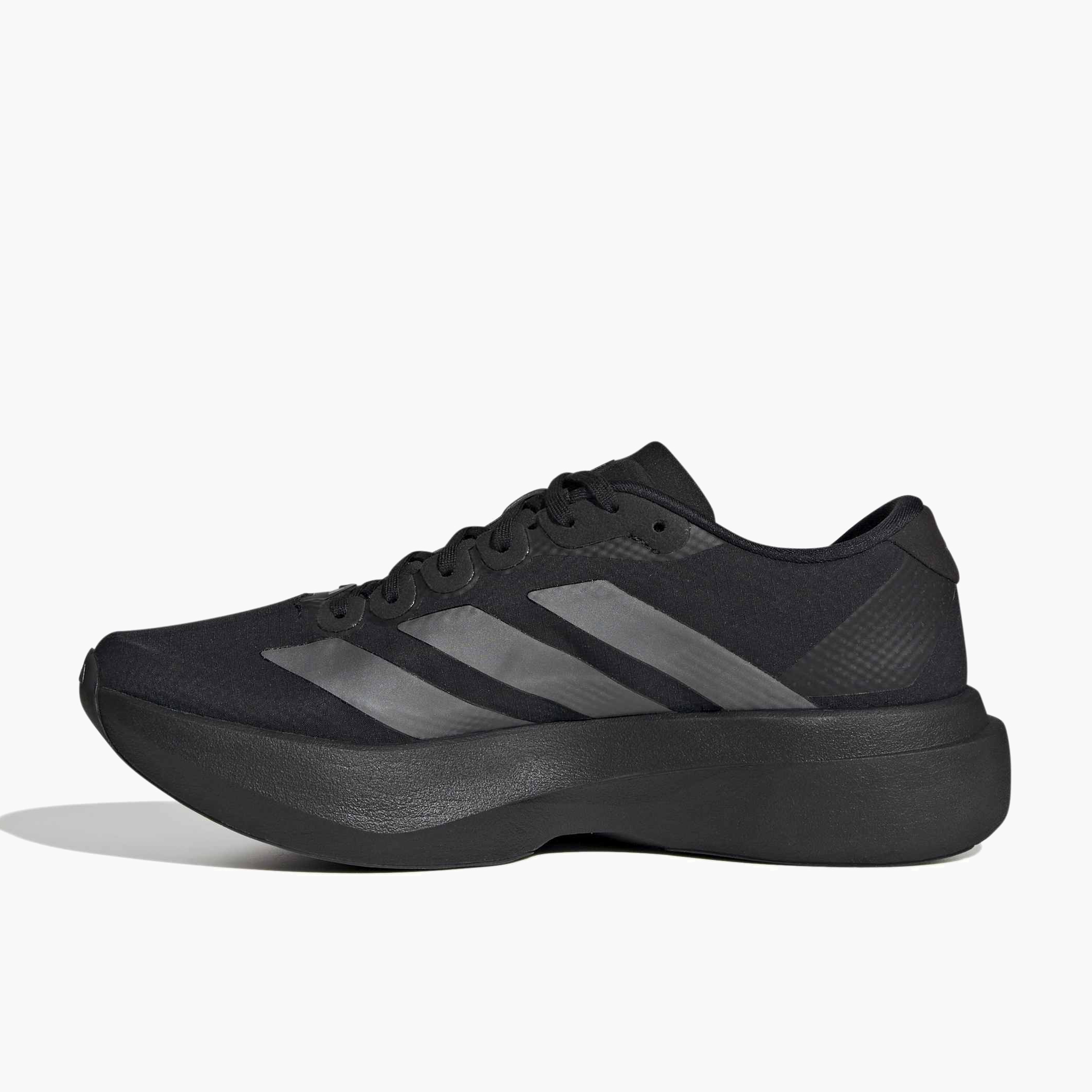 Medial angle shot of Women's Evo SL Woven in Cblack / Ironmt / Cblack