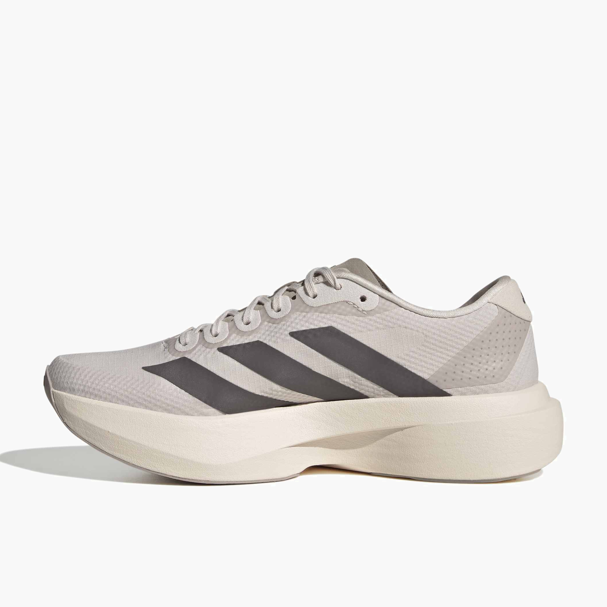 Medial angle shot of Women's Evo SL Woven in Putmau / Chacoa / Ironmt