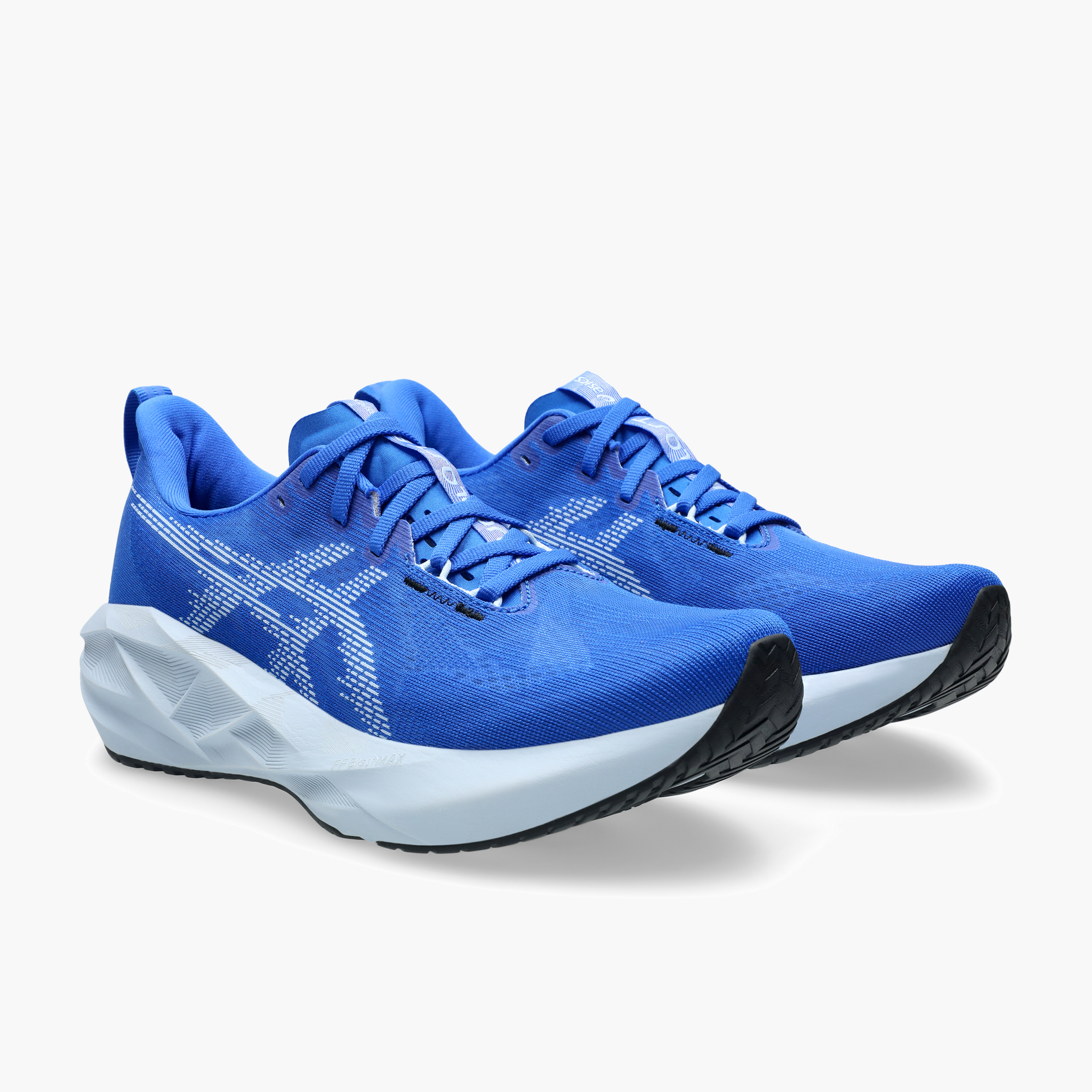 3/4 angle shot of Men's Novablast 5 in Illusion Blue / Light Blue