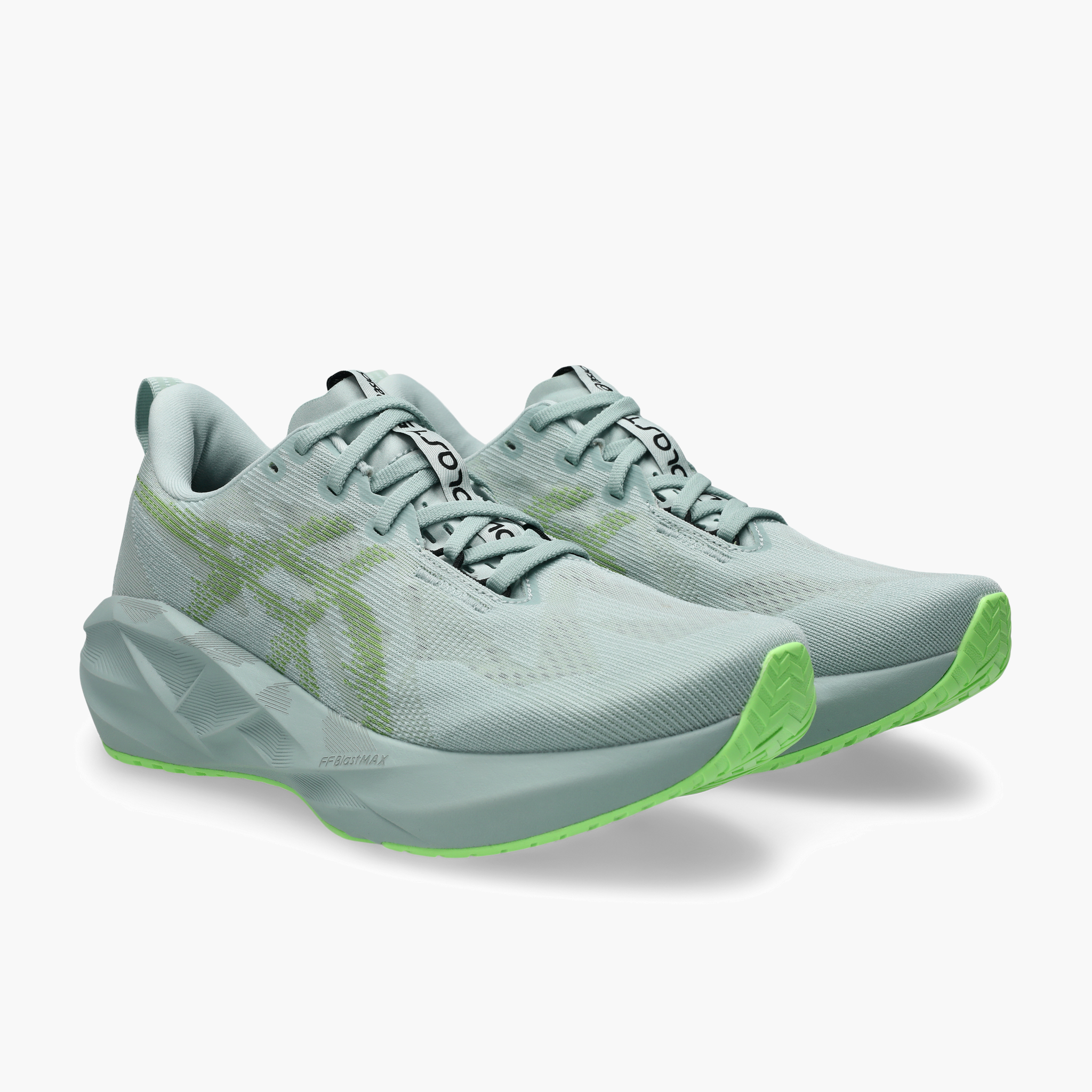 3/4 angle shot of Men's Novablast 5 in Cold Moss / Light Orange