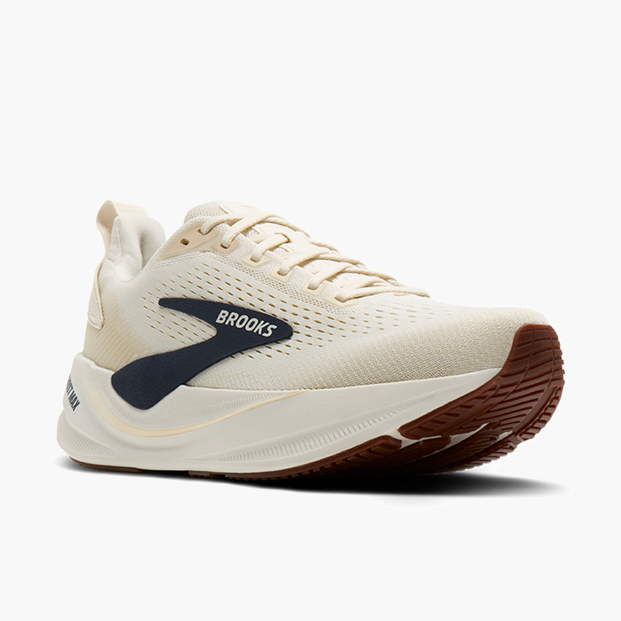 3/4 angle shot of Men's Ghost Max 4 in Arctic Wolf / Navy / Coconut
