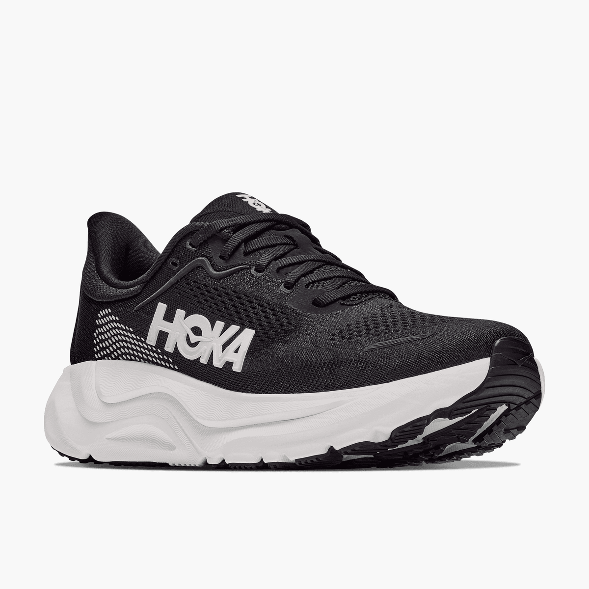 3/4 angle shot of Men's Arahi 9 in Black  /  White