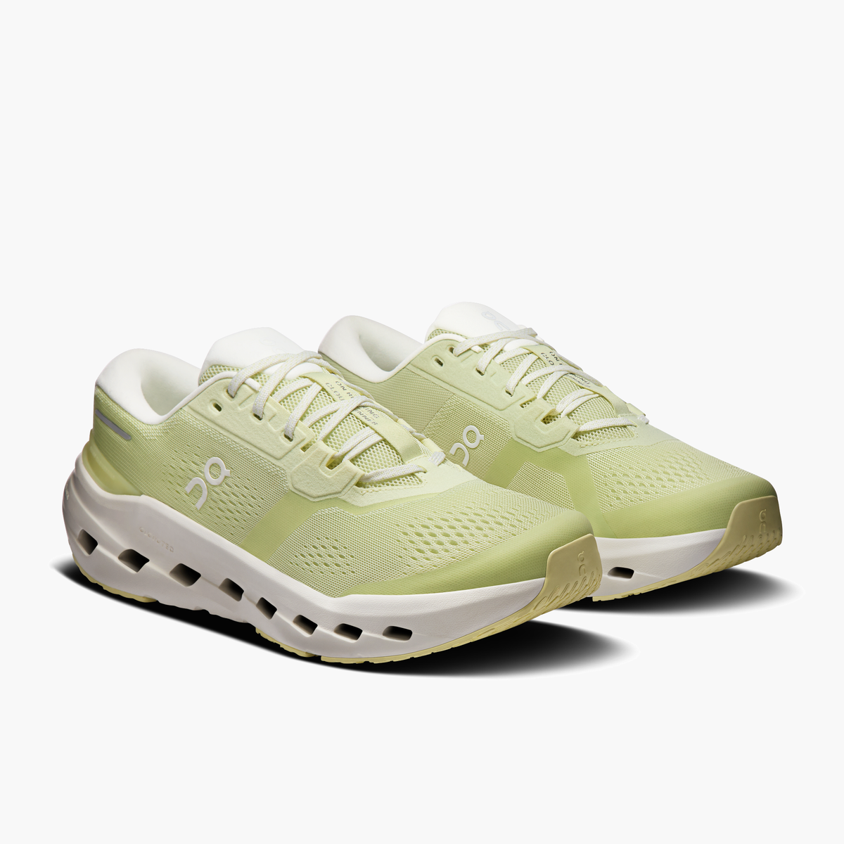 3/4 angle shot of Men's Cloudrunner 3 in Linen | Ivory
