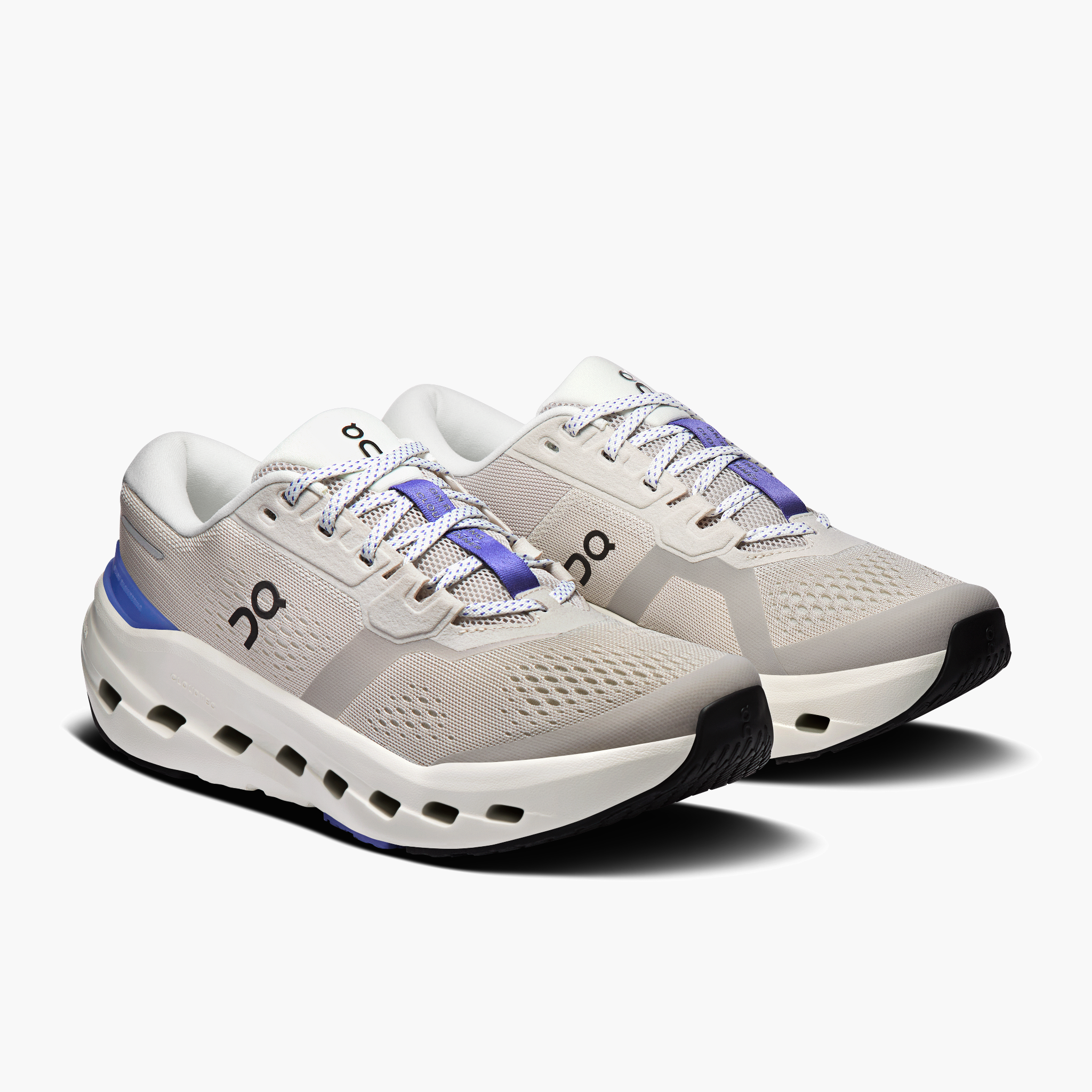 3/4 angle shot of Women's Cloudrunner 3 in Pearl | Sailor