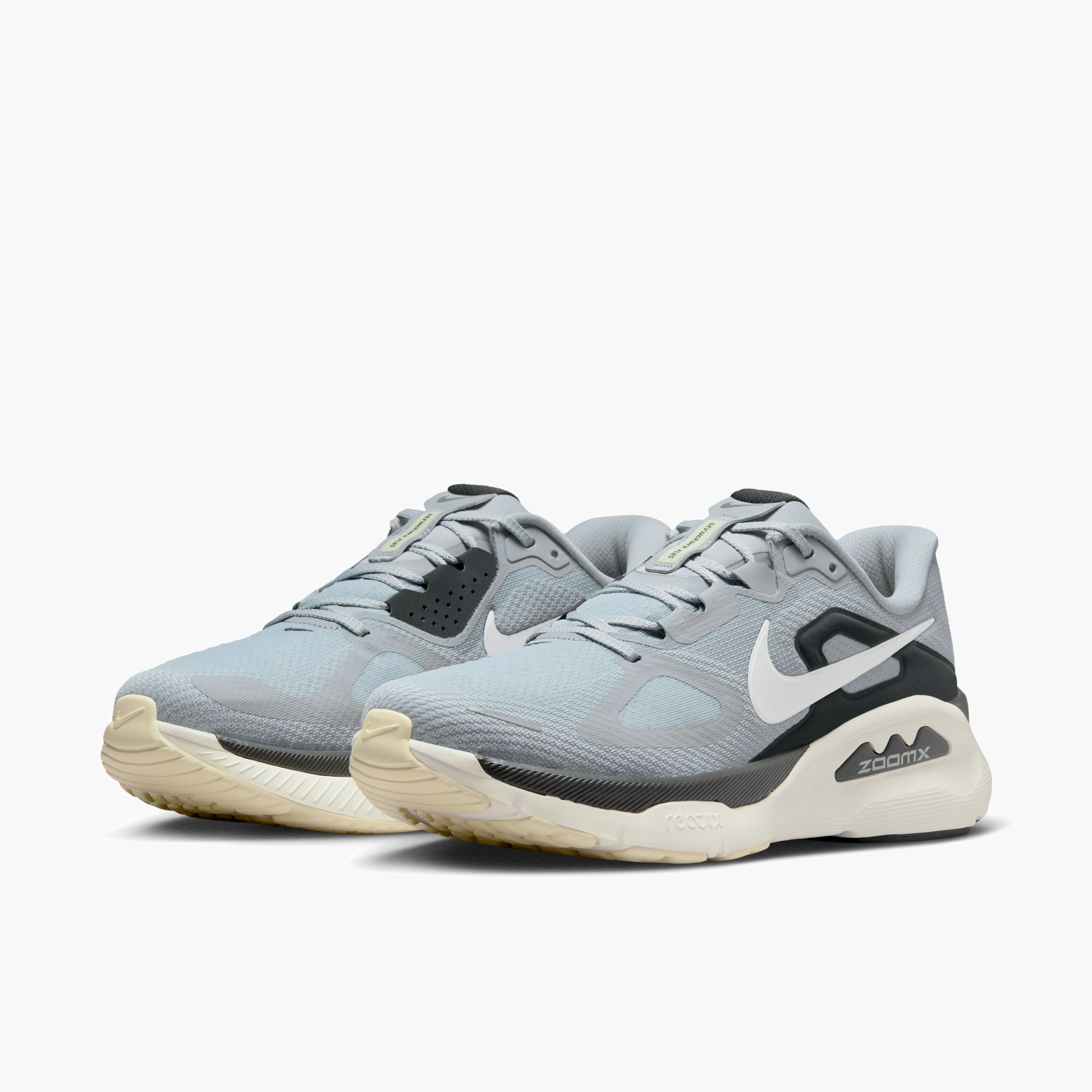3/4 angle shot of Men's Structure Plus in Wolf Grey / Summit White-Anthracite-Sail