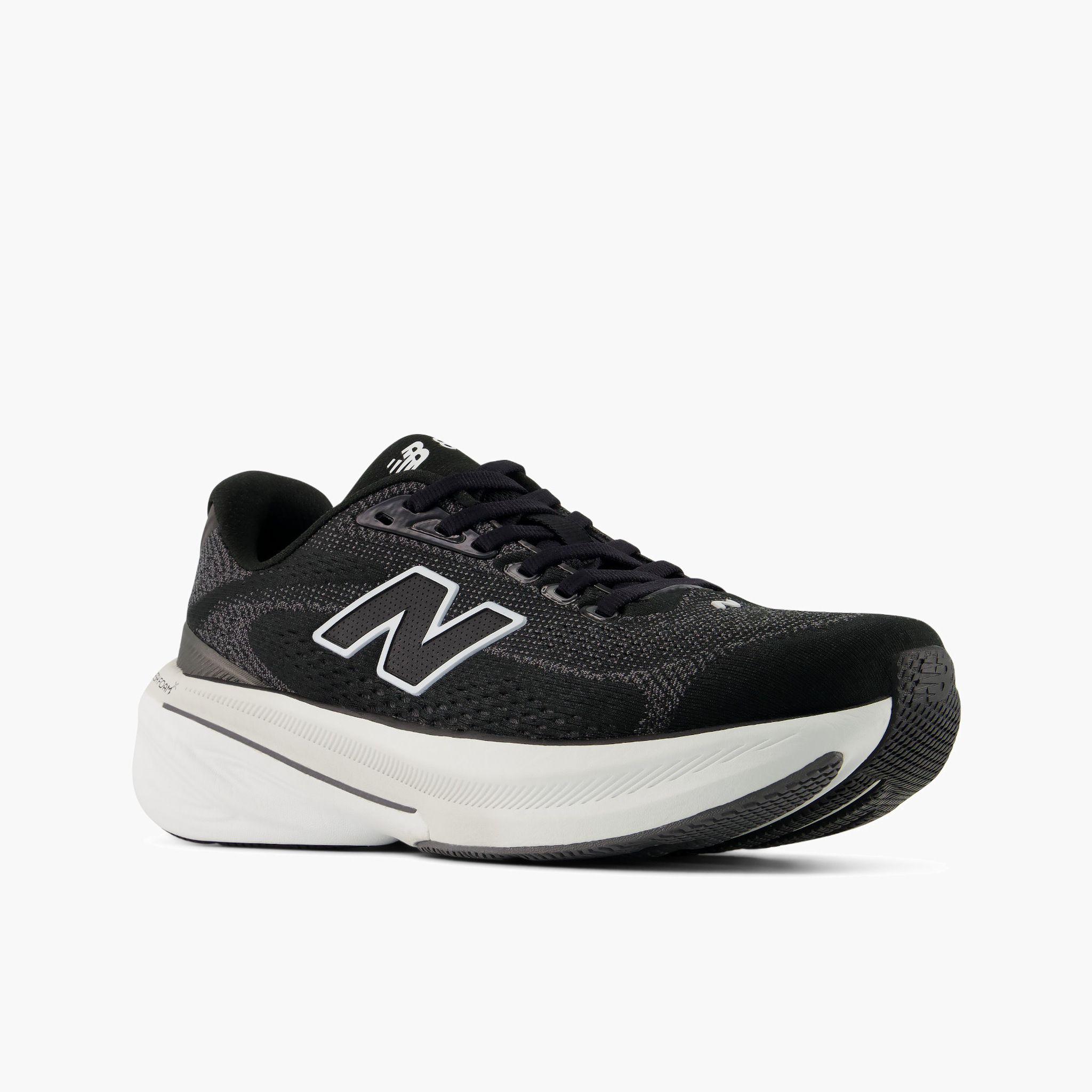 3/4 angle shot of Women's 860 v15 in Black / White