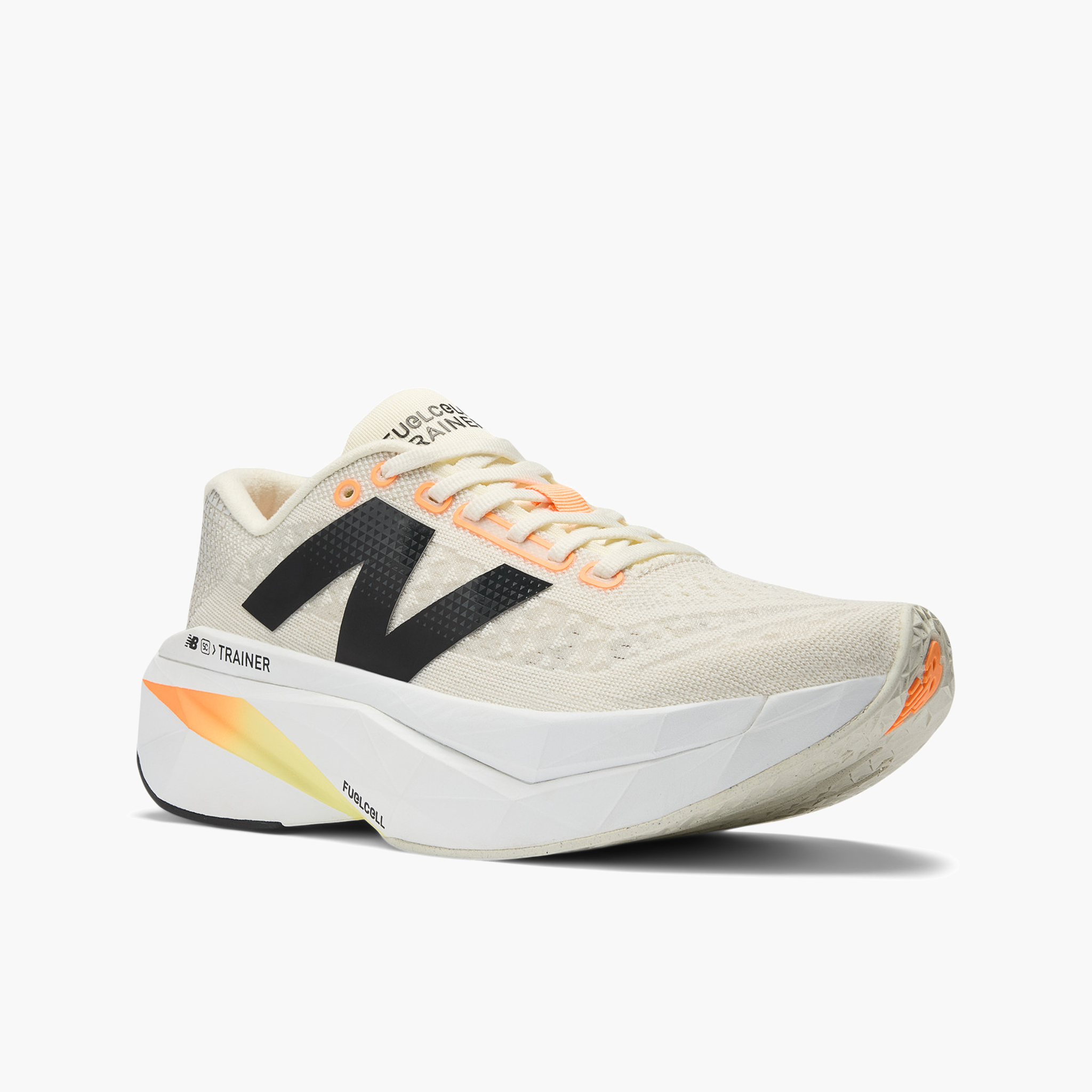 3/4 angle shot of Women's Supercomp Trainer v3 in Angora